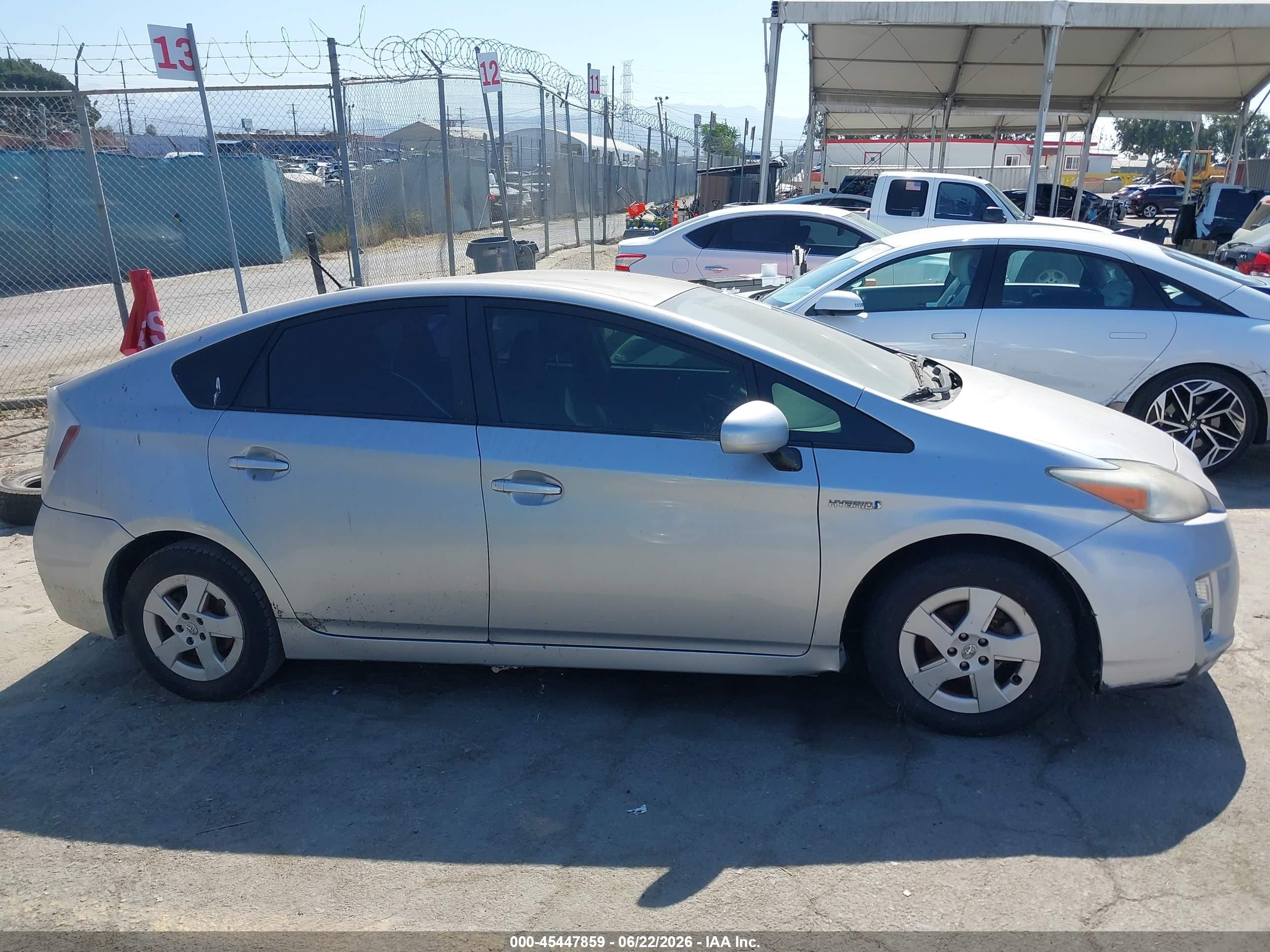 2011 Toyota Prius Two Silver vin: JTDKN3DU6B1476288