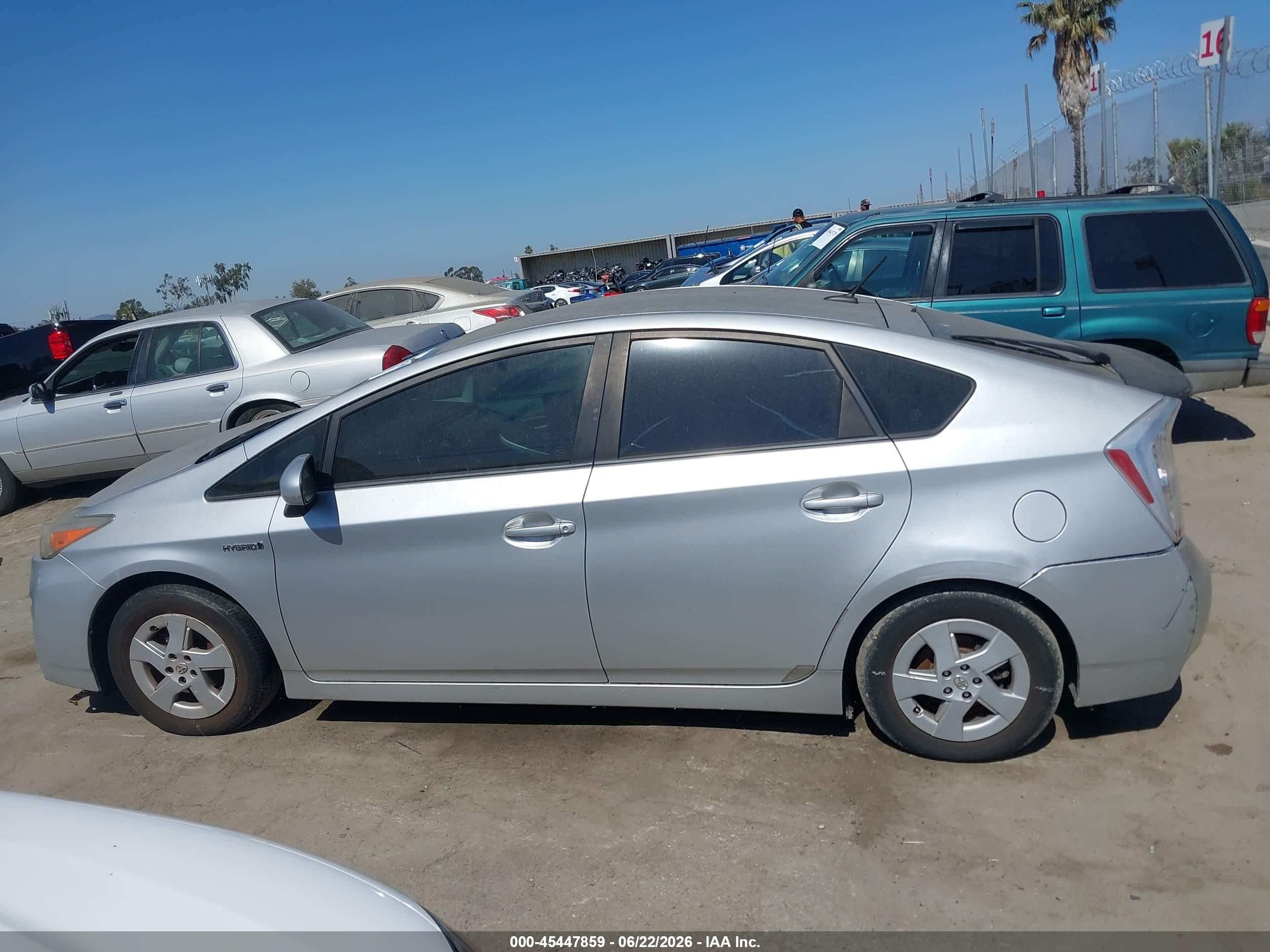 2011 Toyota Prius Two Silver vin: JTDKN3DU6B1476288