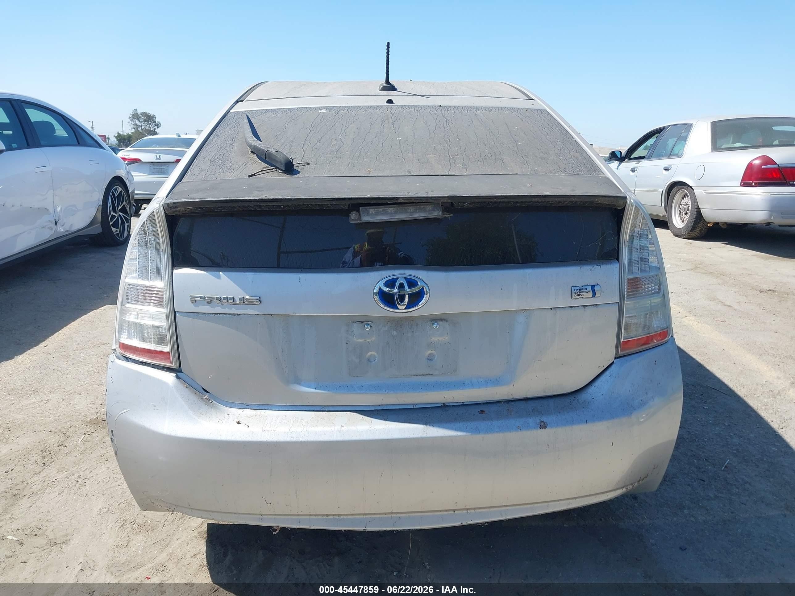 2011 Toyota Prius Two Silver vin: JTDKN3DU6B1476288