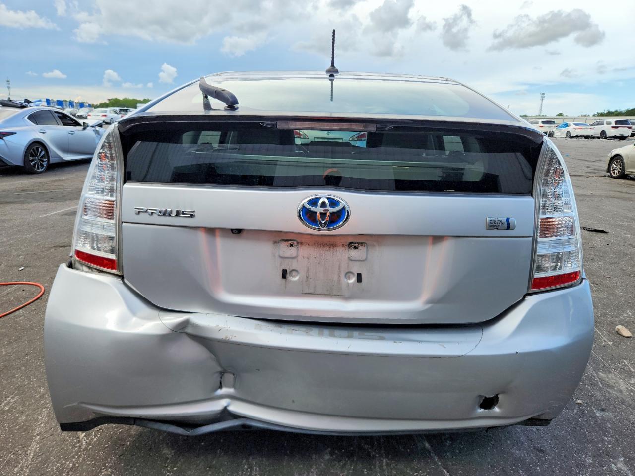 2011 Toyota Prius Three Silver vin: JTDKN3DU6B5311334