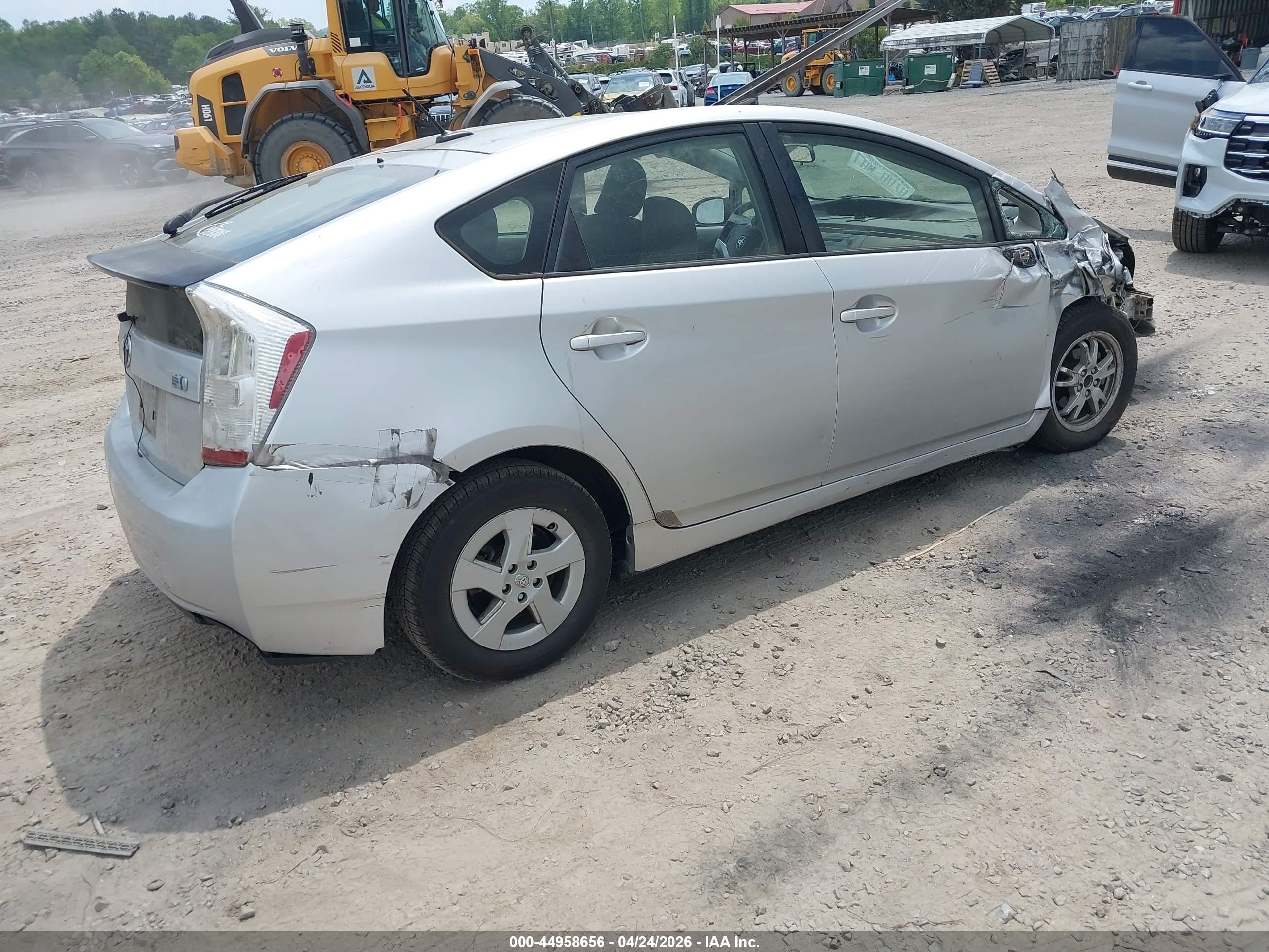 2011 Toyota Prius Three Silver vin: JTDKN3DU6B5324651