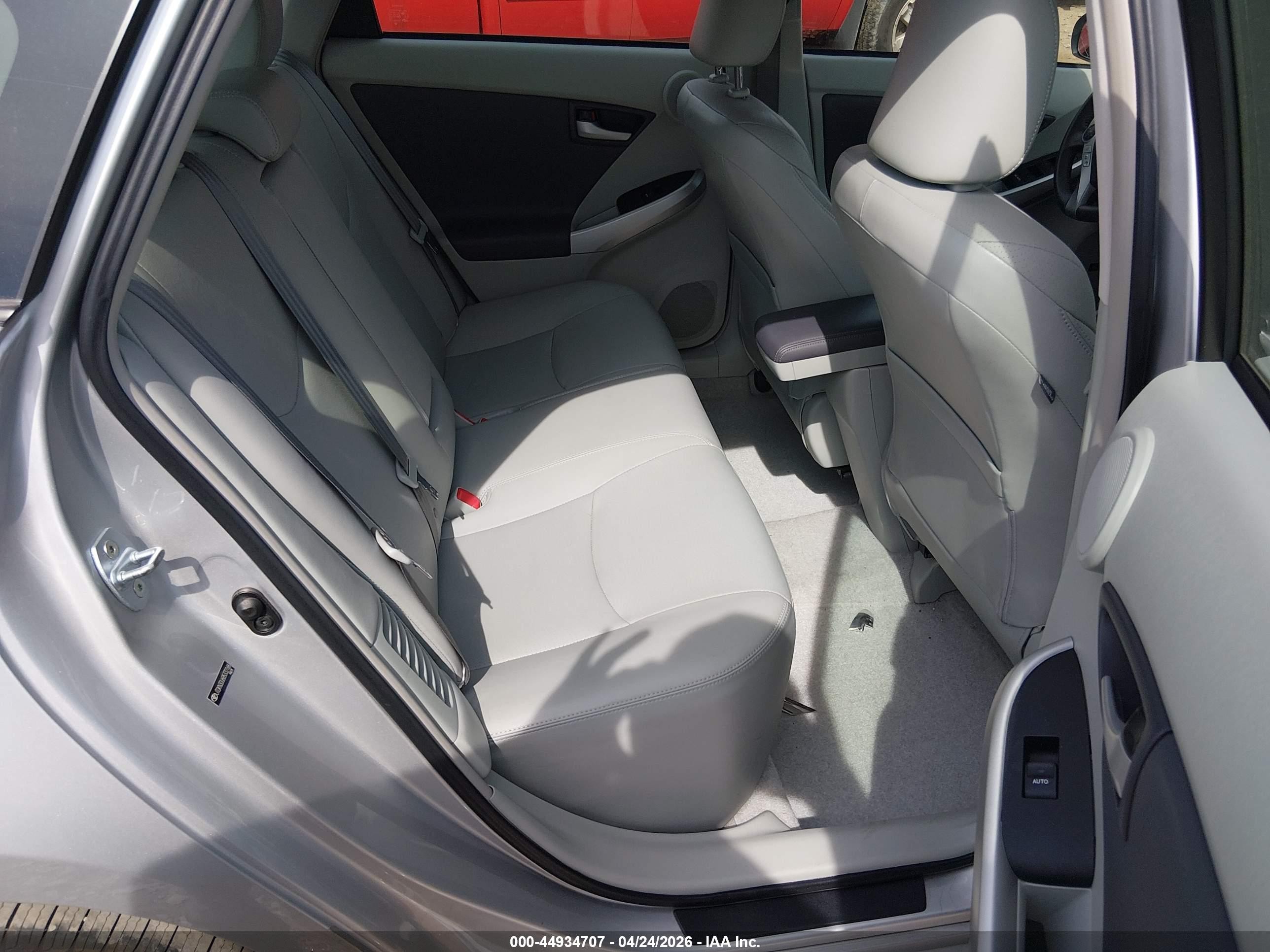 2011 Toyota Prius Four Silver vin: JTDKN3DU6B5332166