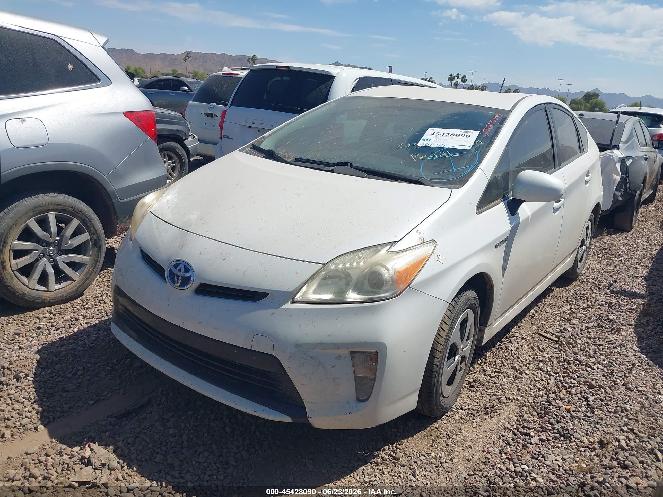 2012 Toyota Prius Two Белый vin: JTDKN3DU6C0333560