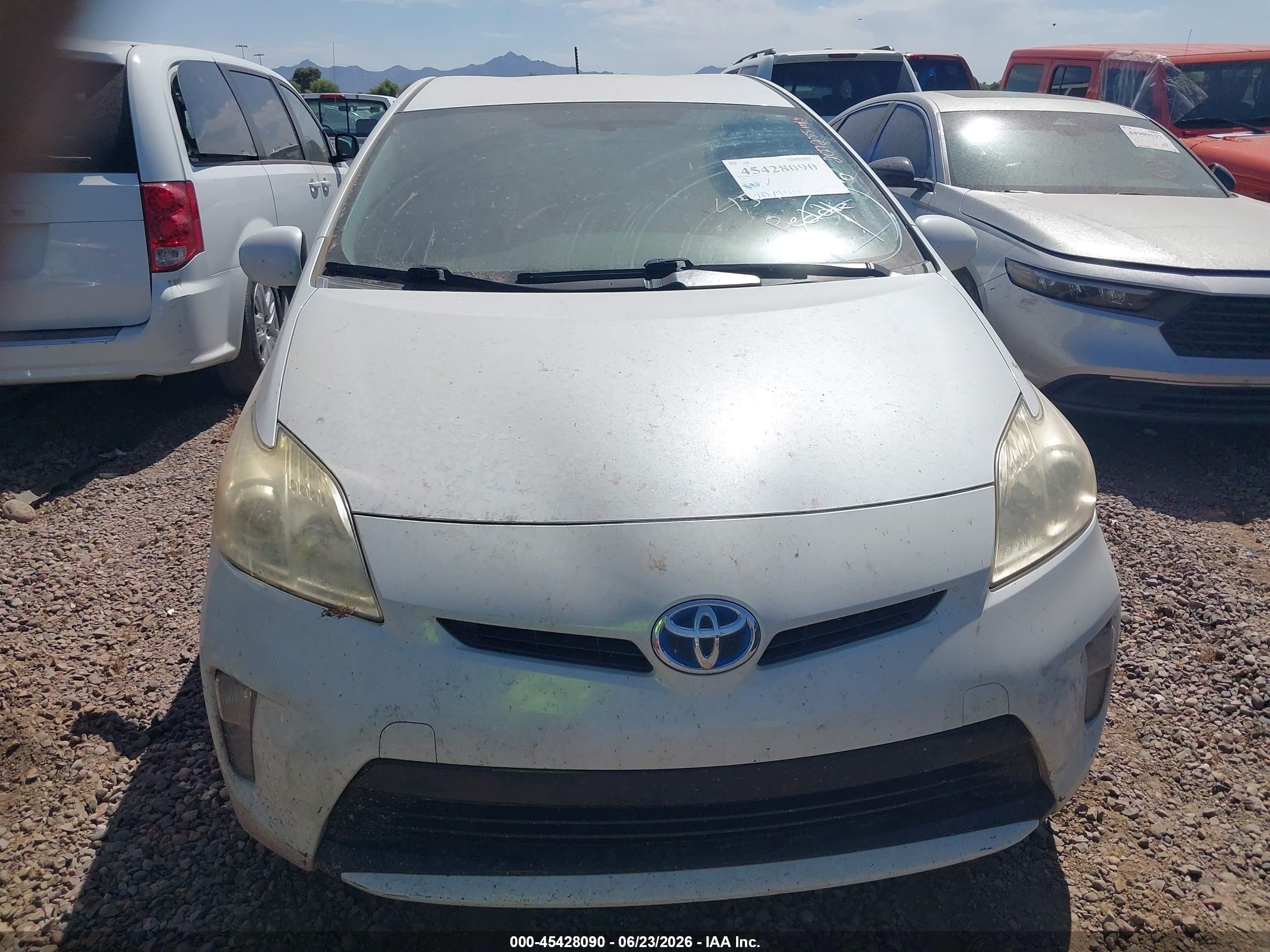 2012 Toyota Prius Two Белый vin: JTDKN3DU6C0333560