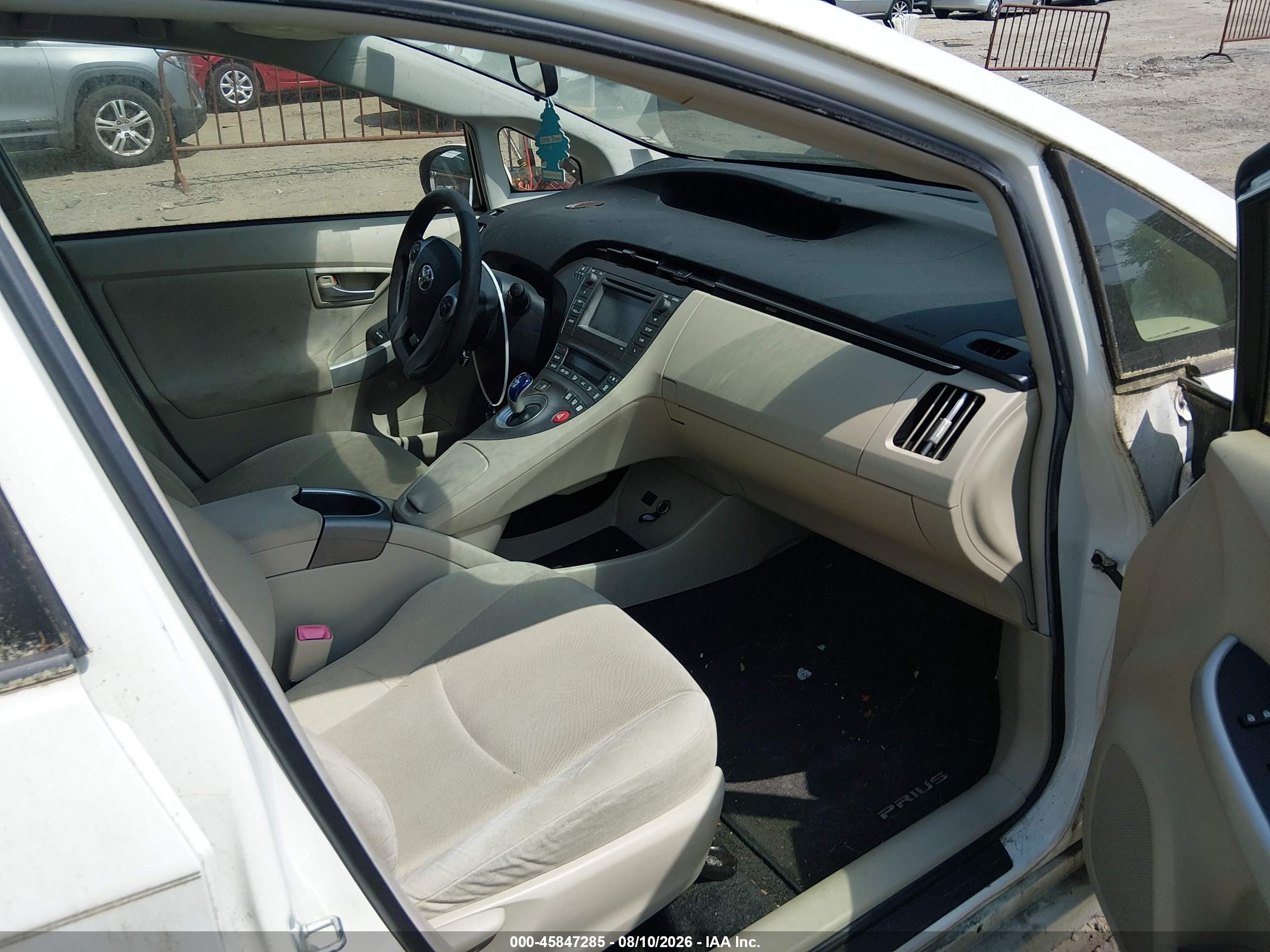 2012 Toyota Prius Two White vin: JTDKN3DU6C1517696