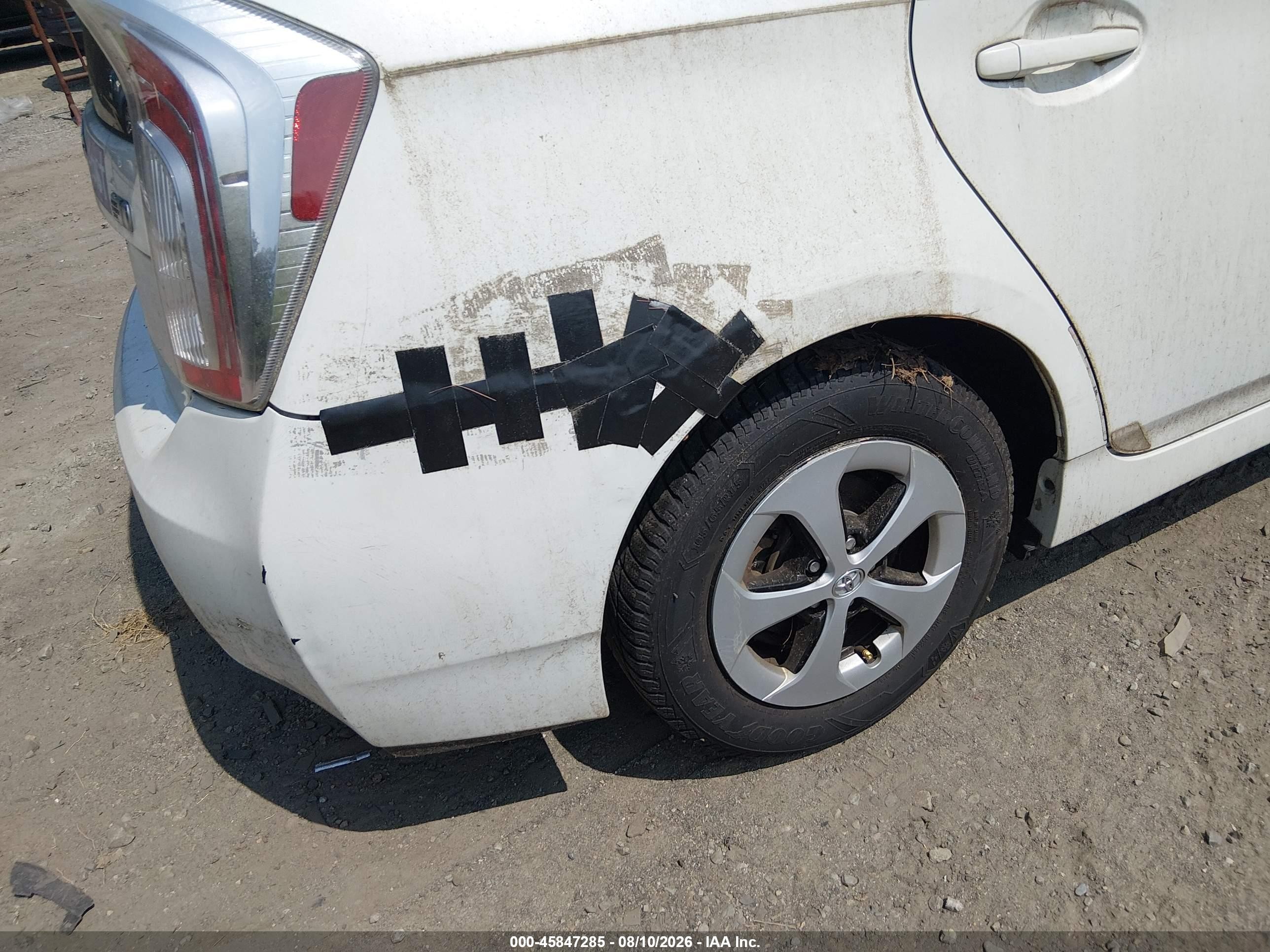 2012 Toyota Prius Two White vin: JTDKN3DU6C1517696