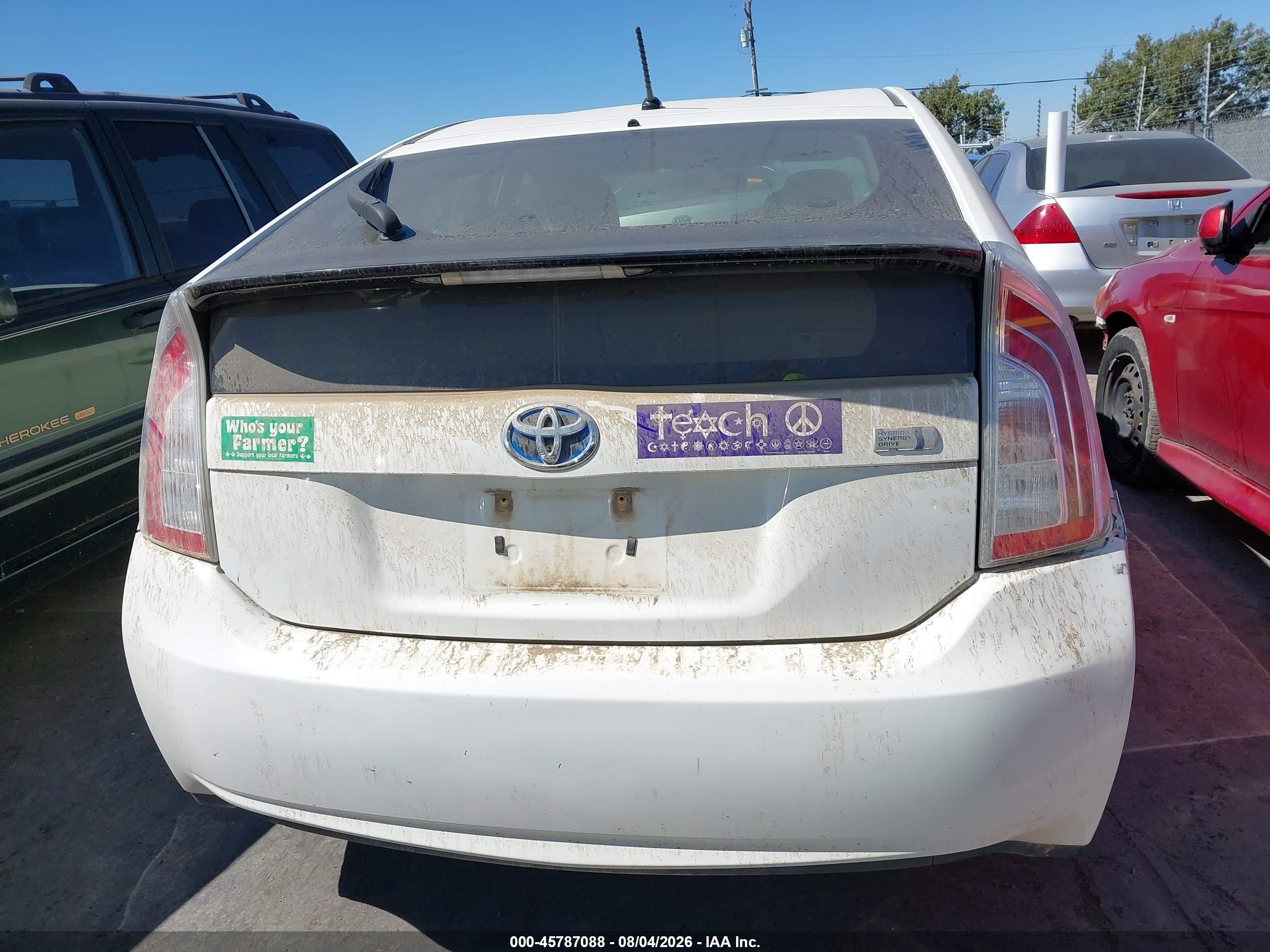 2012 Toyota Prius Two White vin: JTDKN3DU6C1565814