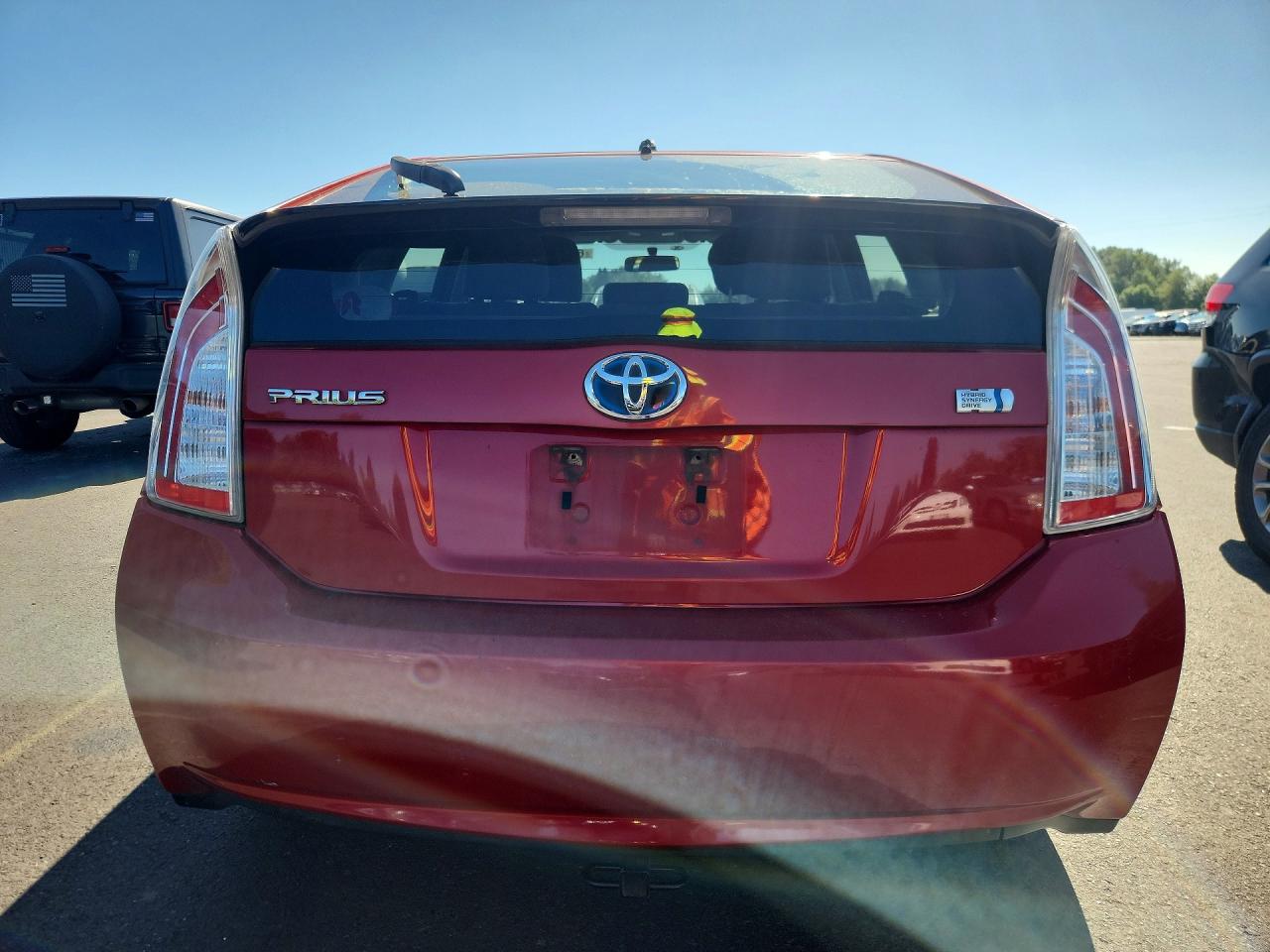 2012 Toyota Prius Two Красный vin: JTDKN3DU6C1576893