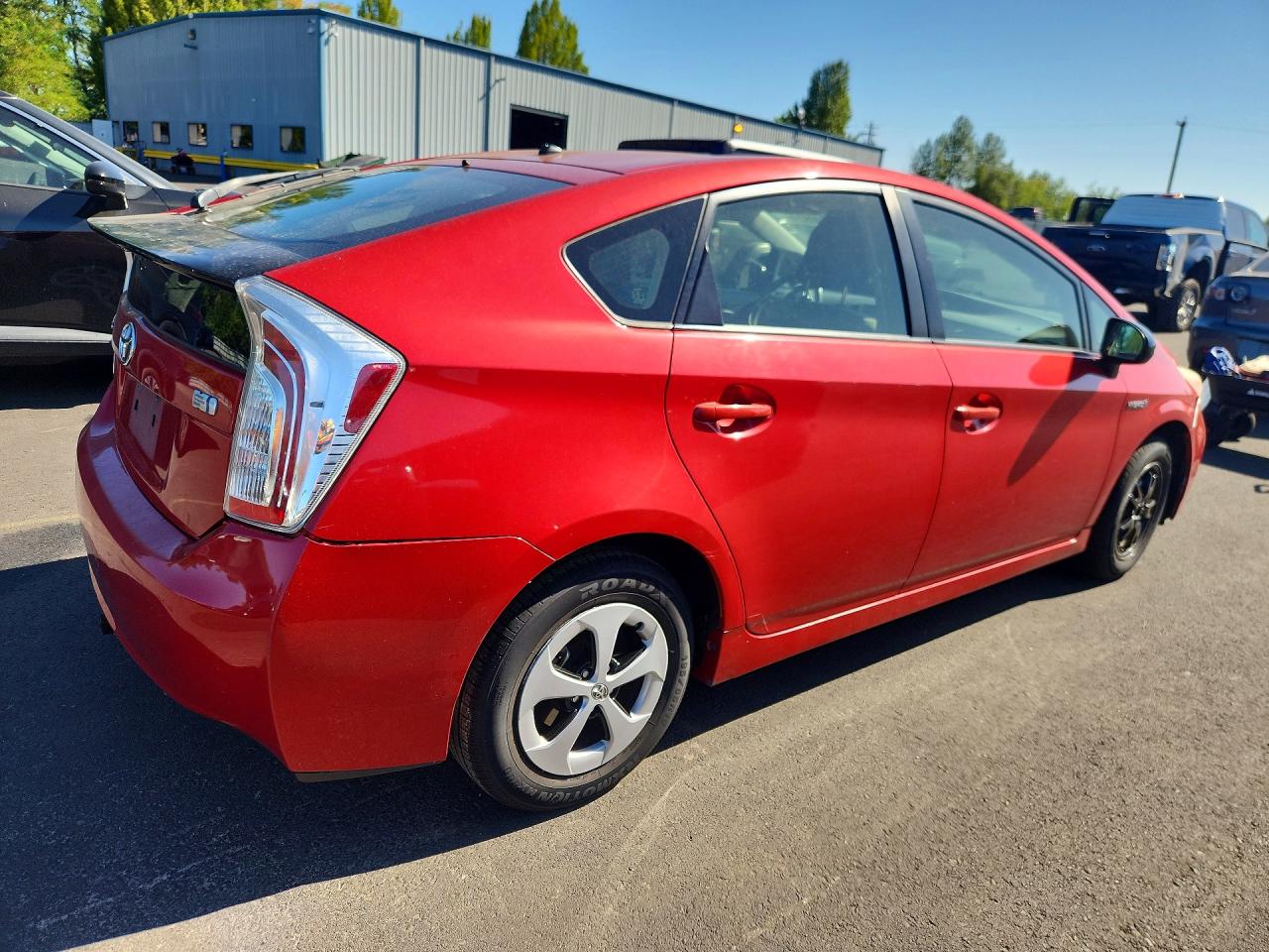 2012 Toyota Prius Two Красный vin: JTDKN3DU6C1576893