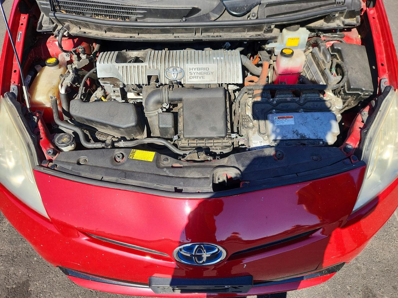 2012 Toyota Prius Two Красный vin: JTDKN3DU6C1576893