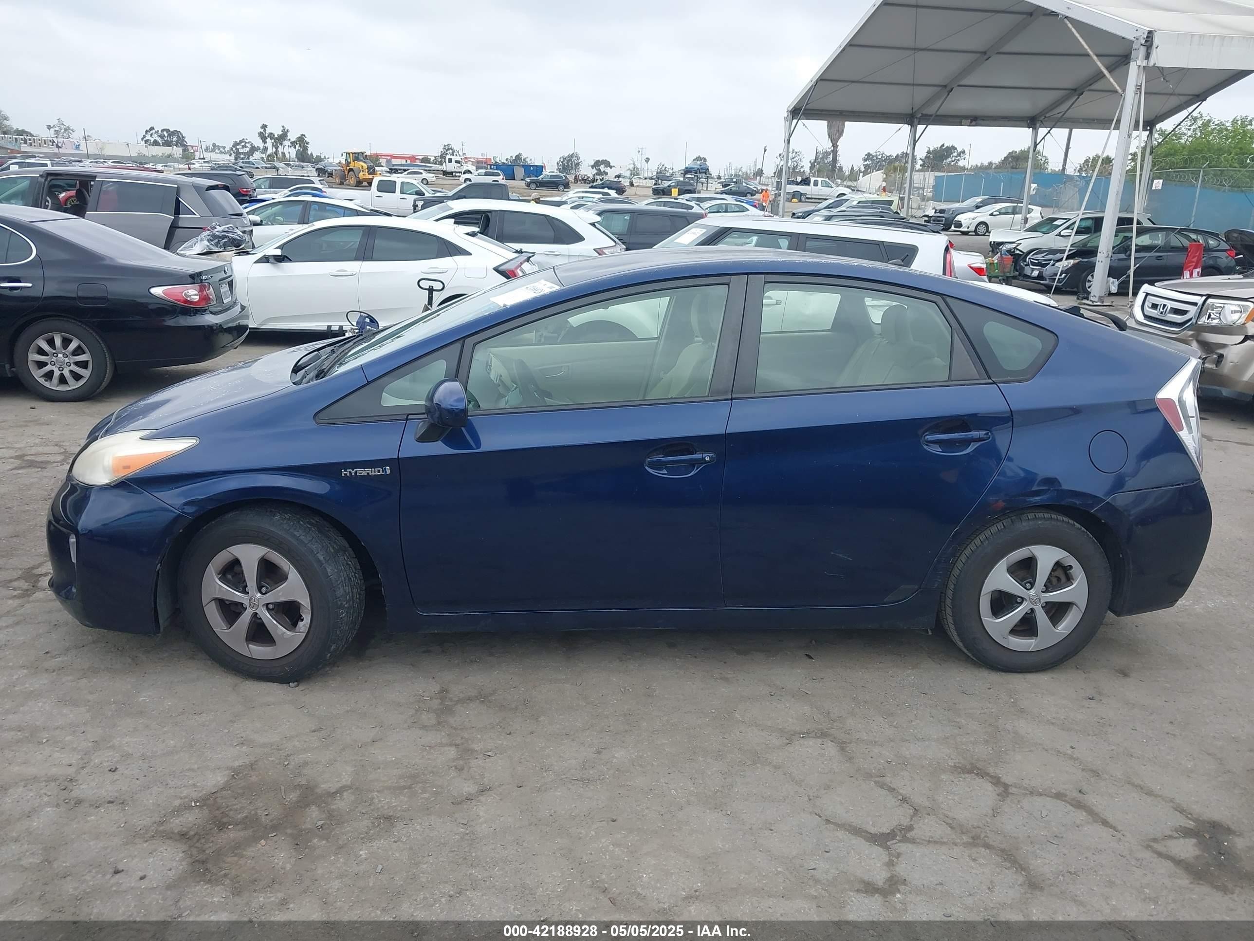 2012 Toyota Prius Two Blue vin: JTDKN3DU6C1582452