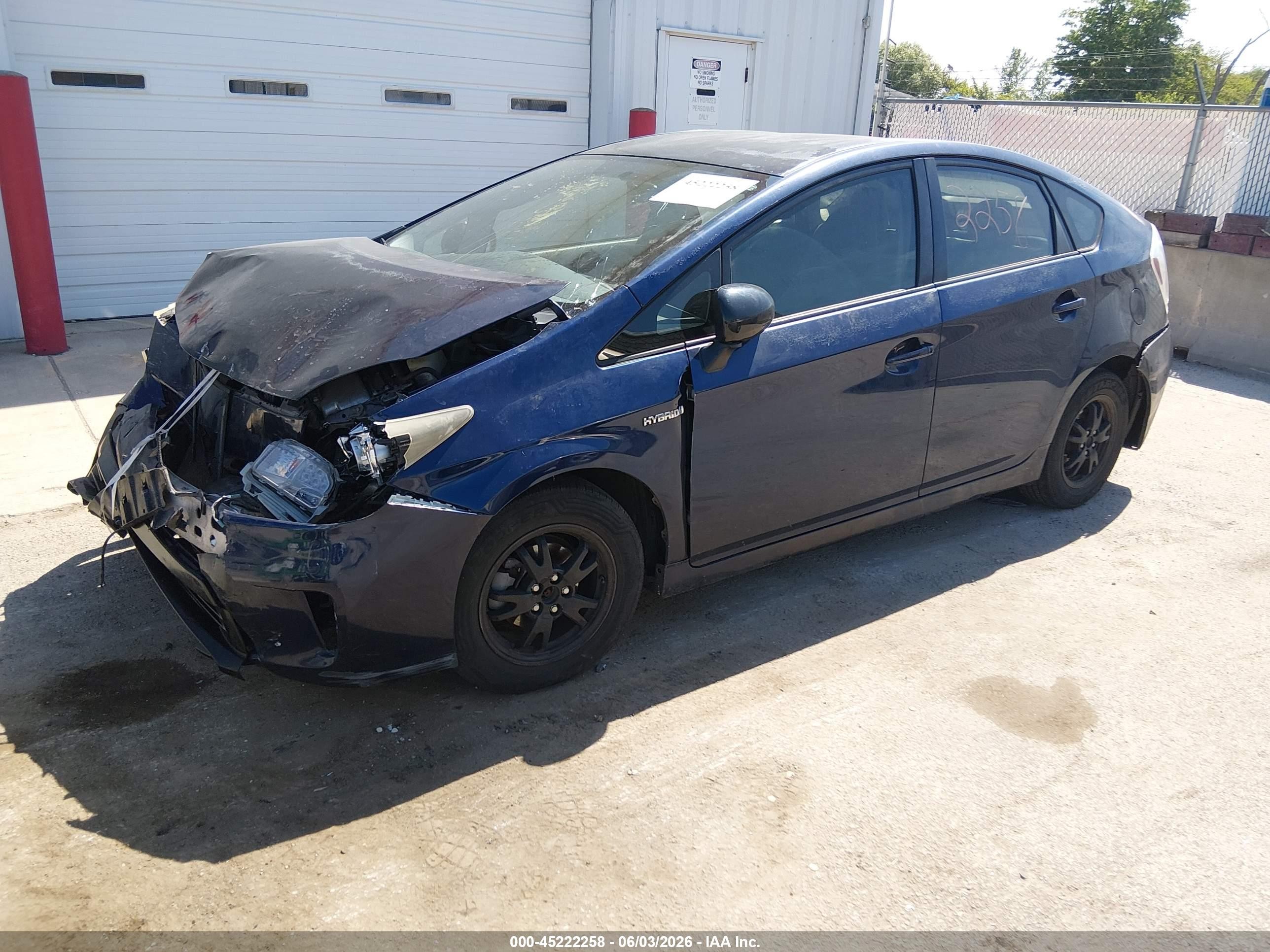 2012 Toyota Prius Three Синий vin: JTDKN3DU6C1601243