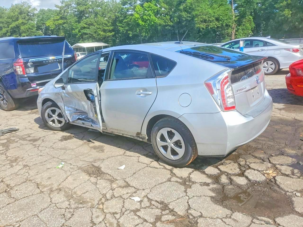 2012 Toyota Prius Three Silver vin: JTDKN3DU6C5393860