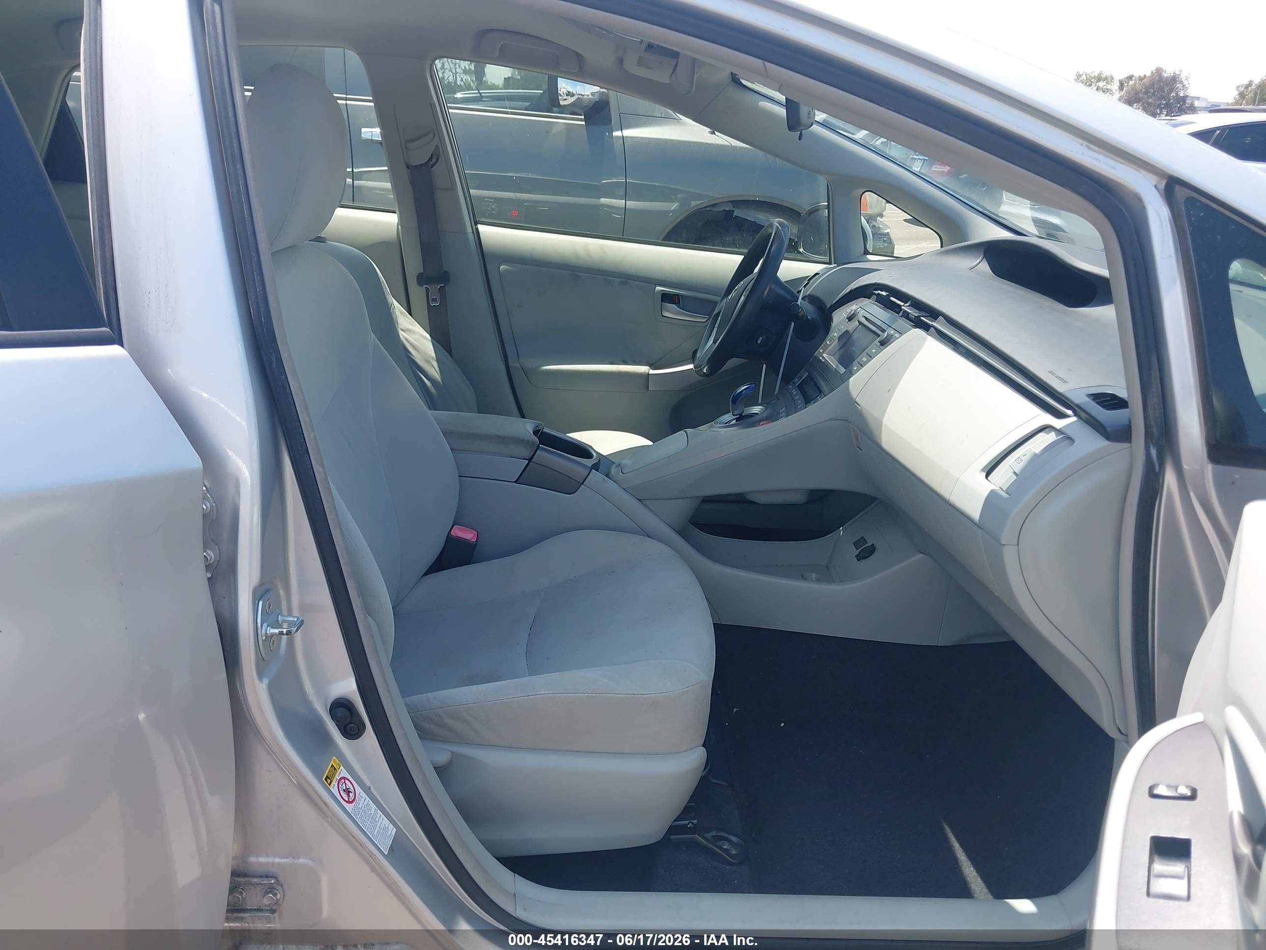 2012 Toyota Prius Three Silver vin: JTDKN3DU6C5415372