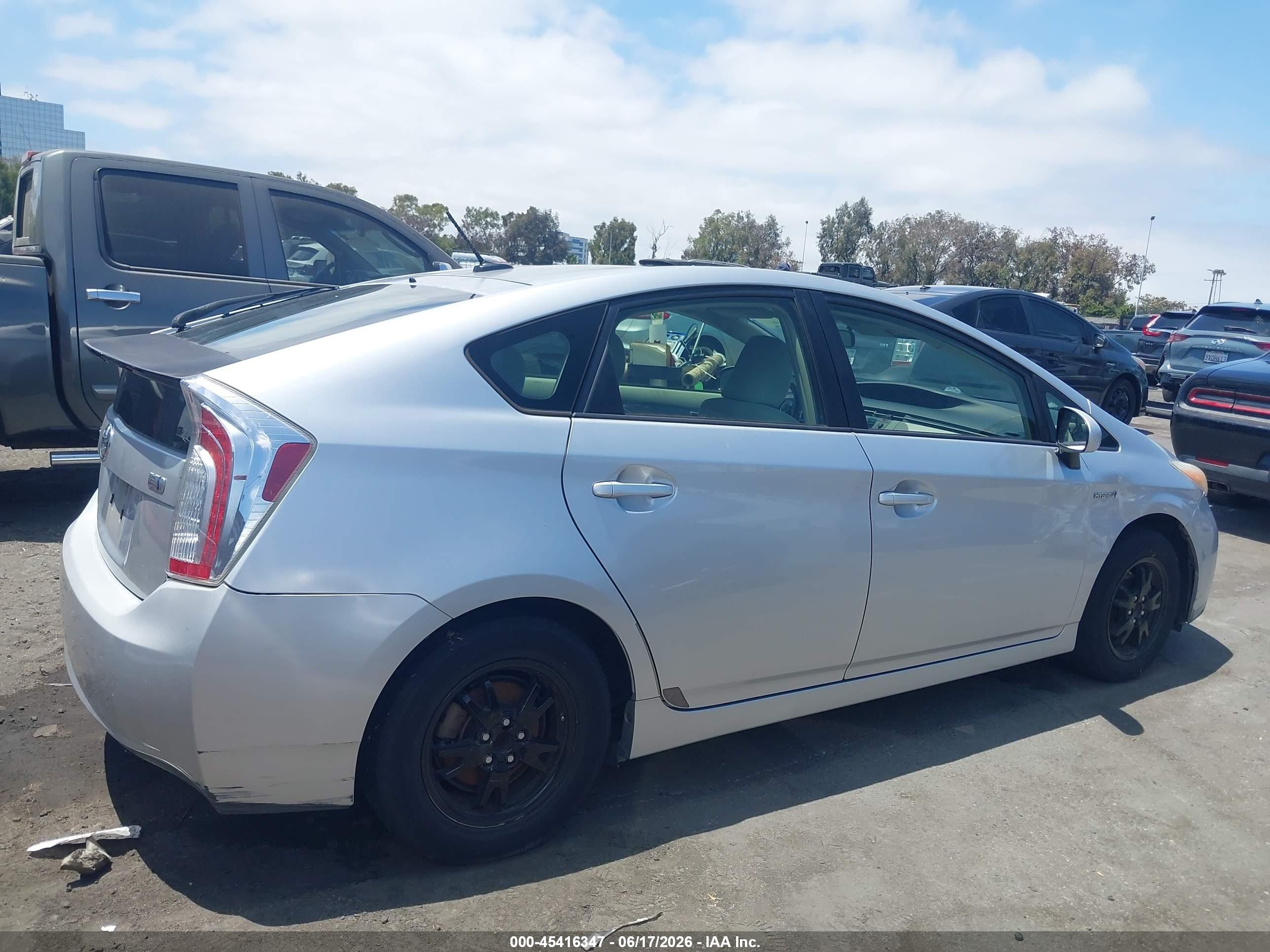 2012 Toyota Prius Three Silver vin: JTDKN3DU6C5415372
