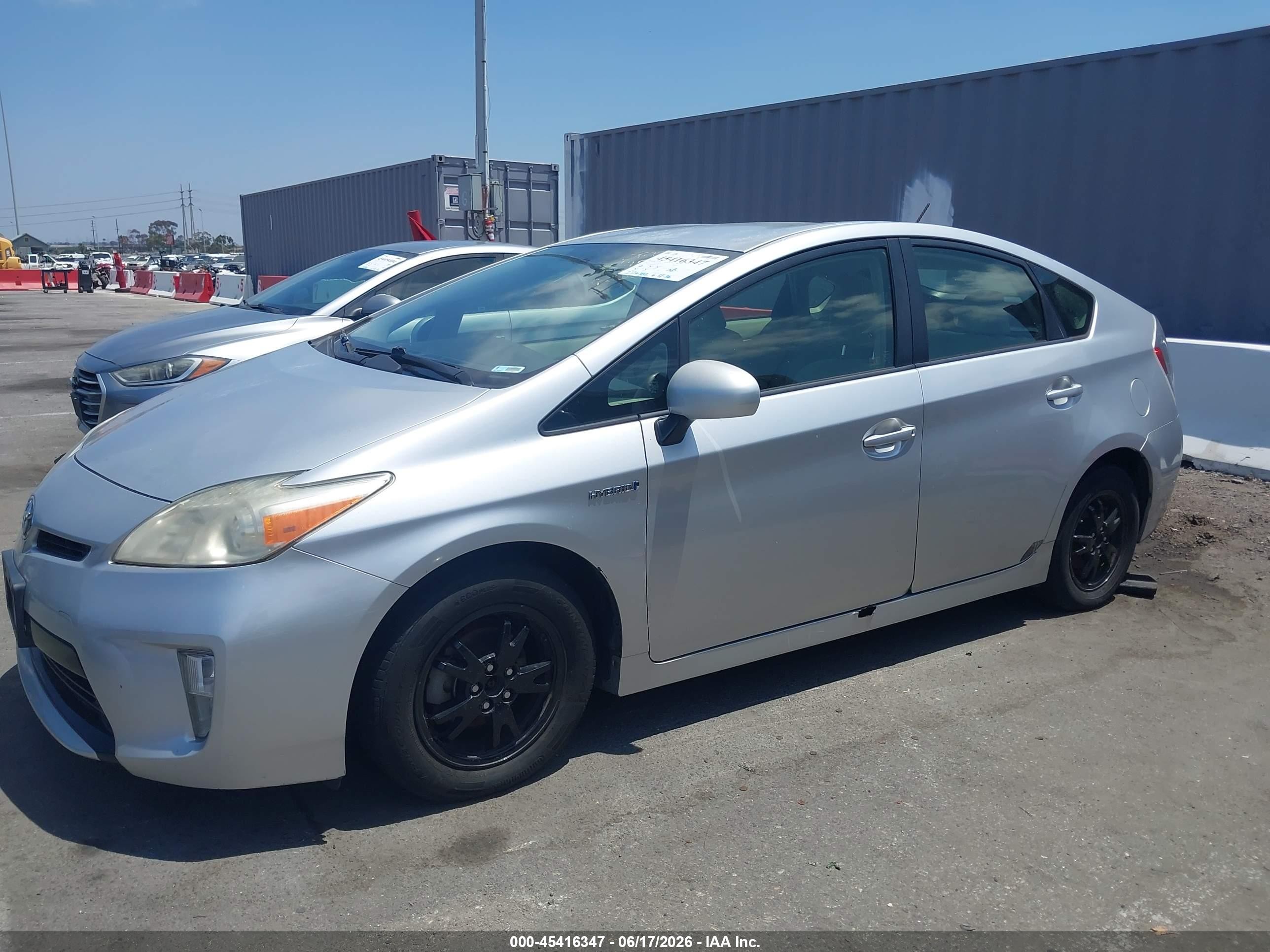 2012 Toyota Prius Three Silver vin: JTDKN3DU6C5415372