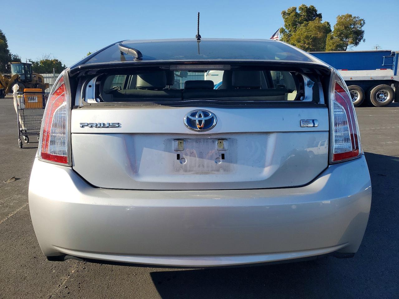 2012 Toyota Prius Two Silver vin: JTDKN3DU6C5448968