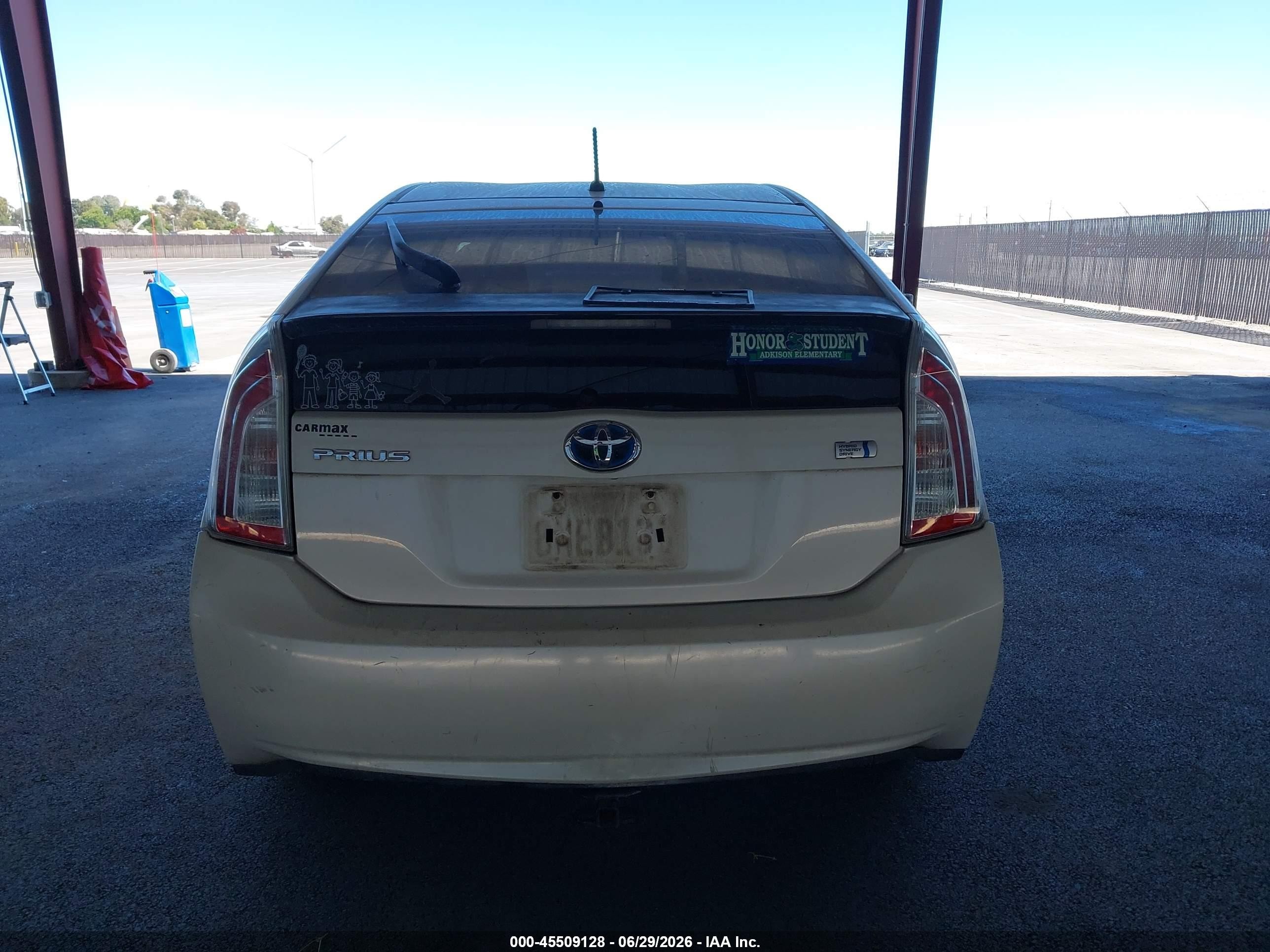 2012 Toyota Prius Two White vin: JTDKN3DU6C5483204