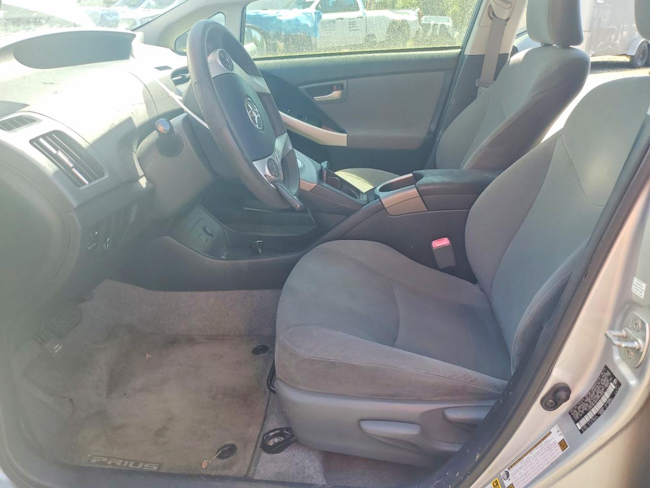 2013 Toyota Prius Three Серебряный vin: JTDKN3DU6D0353468