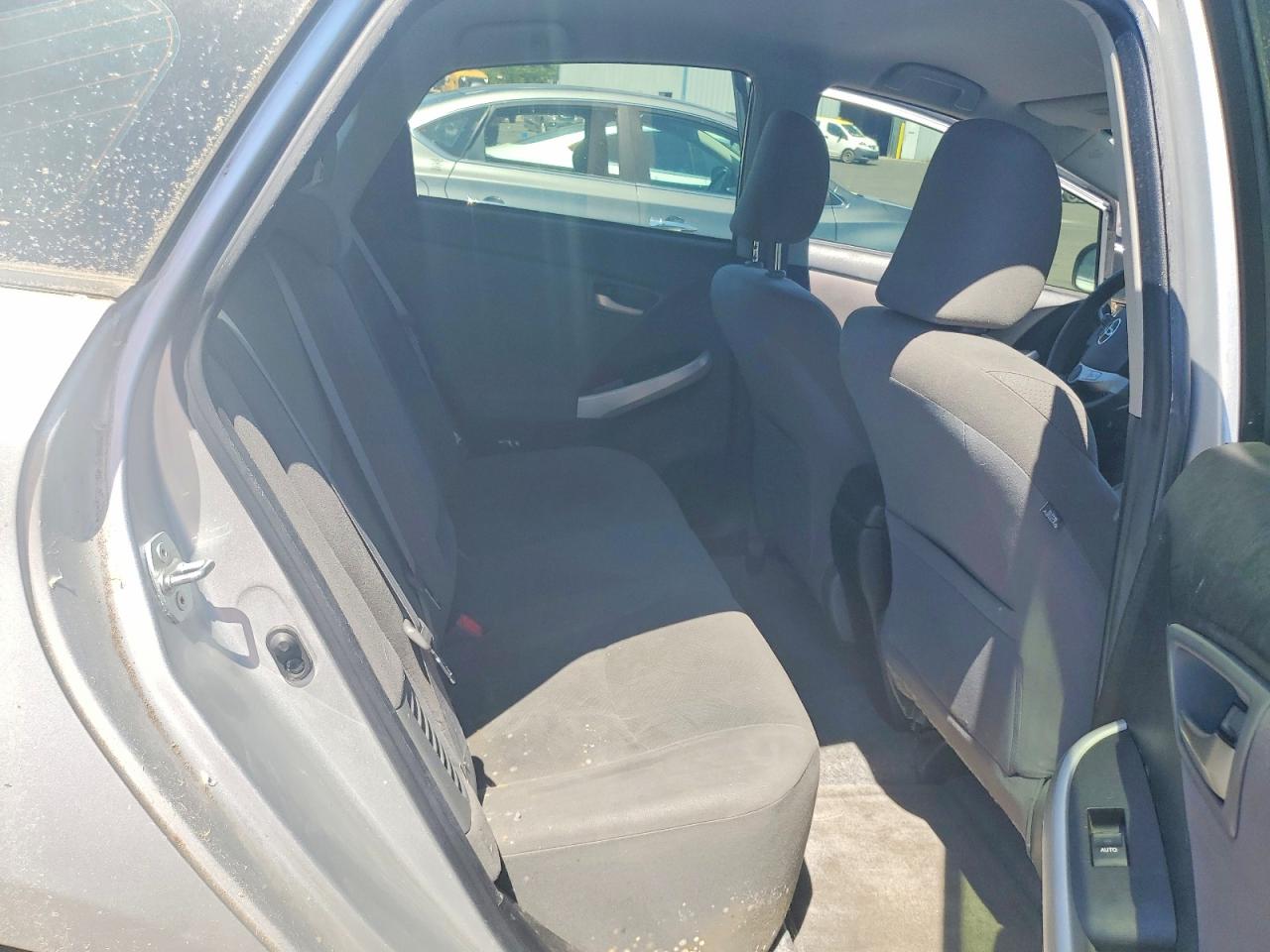 2013 Toyota Prius Three Серебряный vin: JTDKN3DU6D0353468