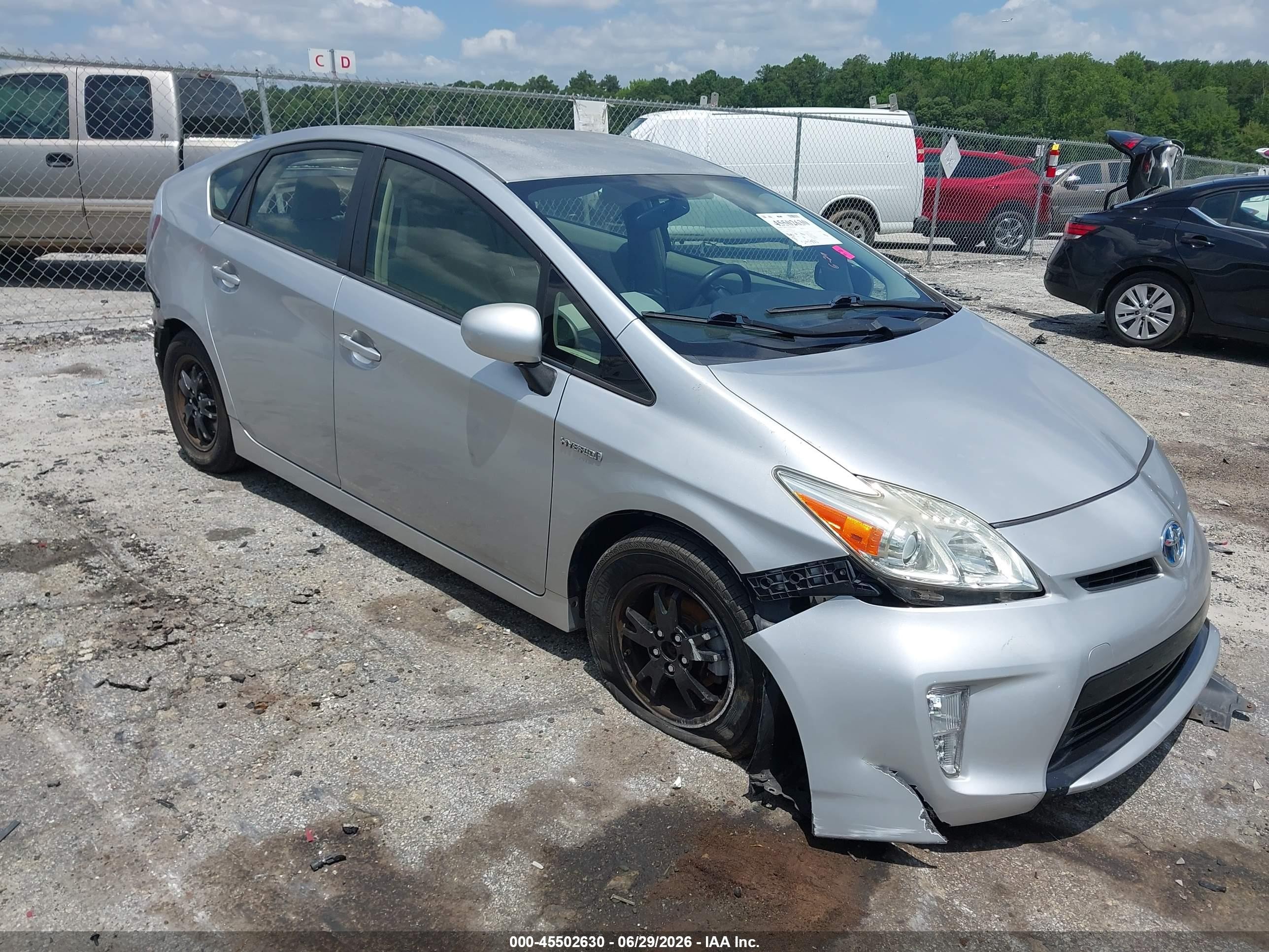 2013 Toyota Prius   White vin: JTDKN3DU6D1627424