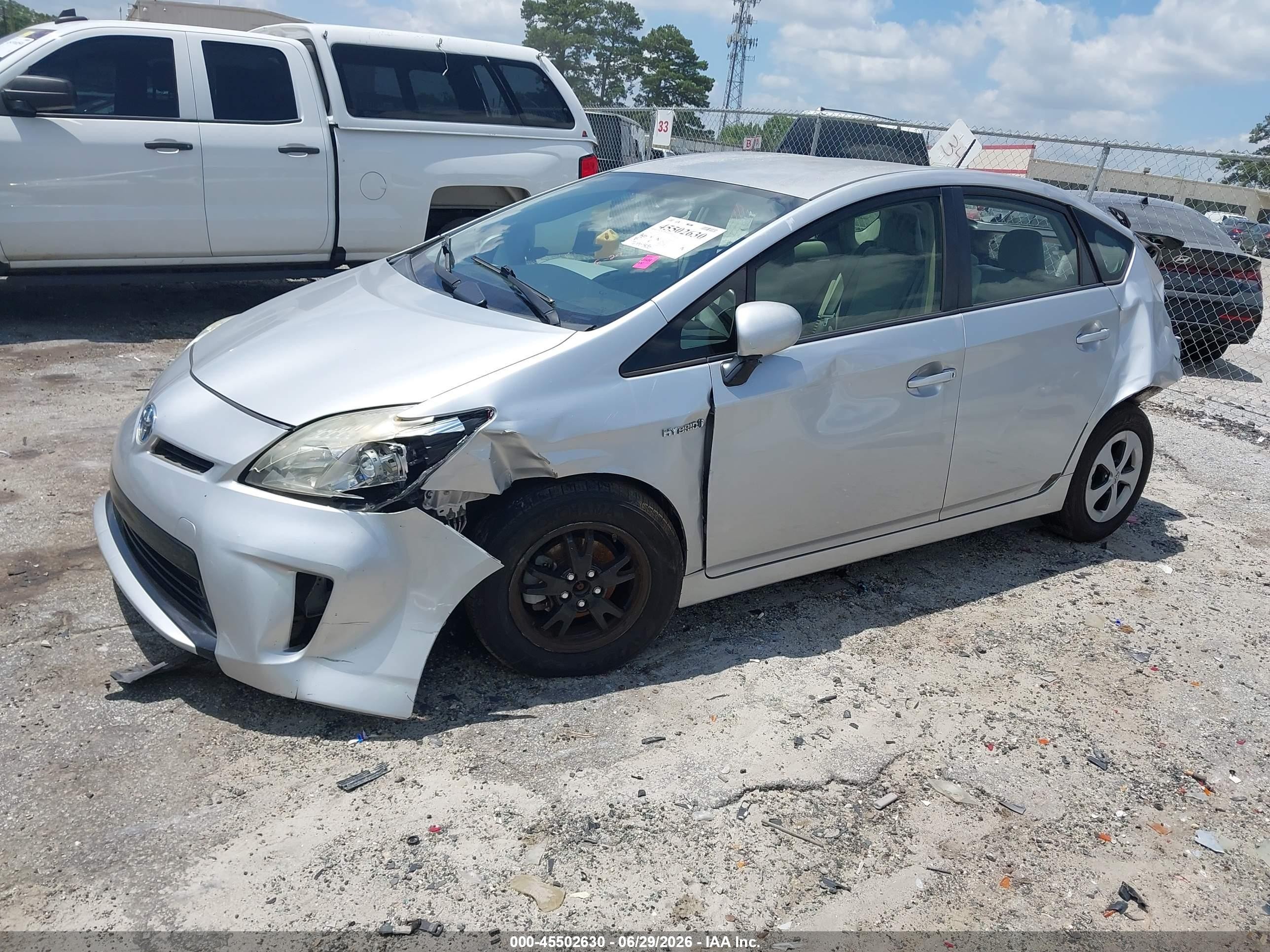 2013 Toyota Prius   White vin: JTDKN3DU6D1627424