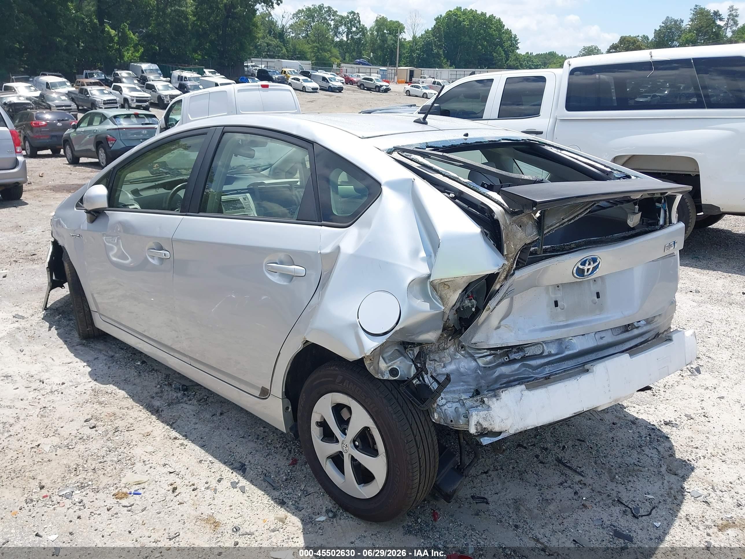 2013 Toyota Prius   White vin: JTDKN3DU6D1627424
