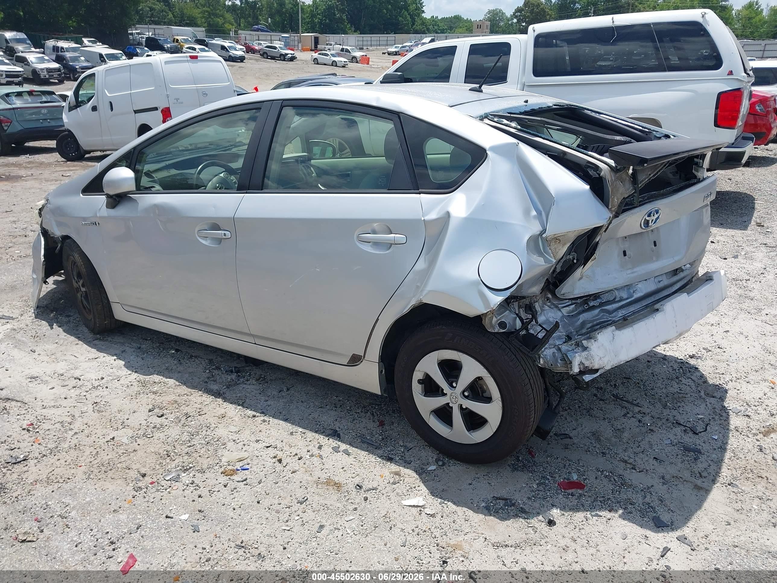 2013 Toyota Prius   White vin: JTDKN3DU6D1627424