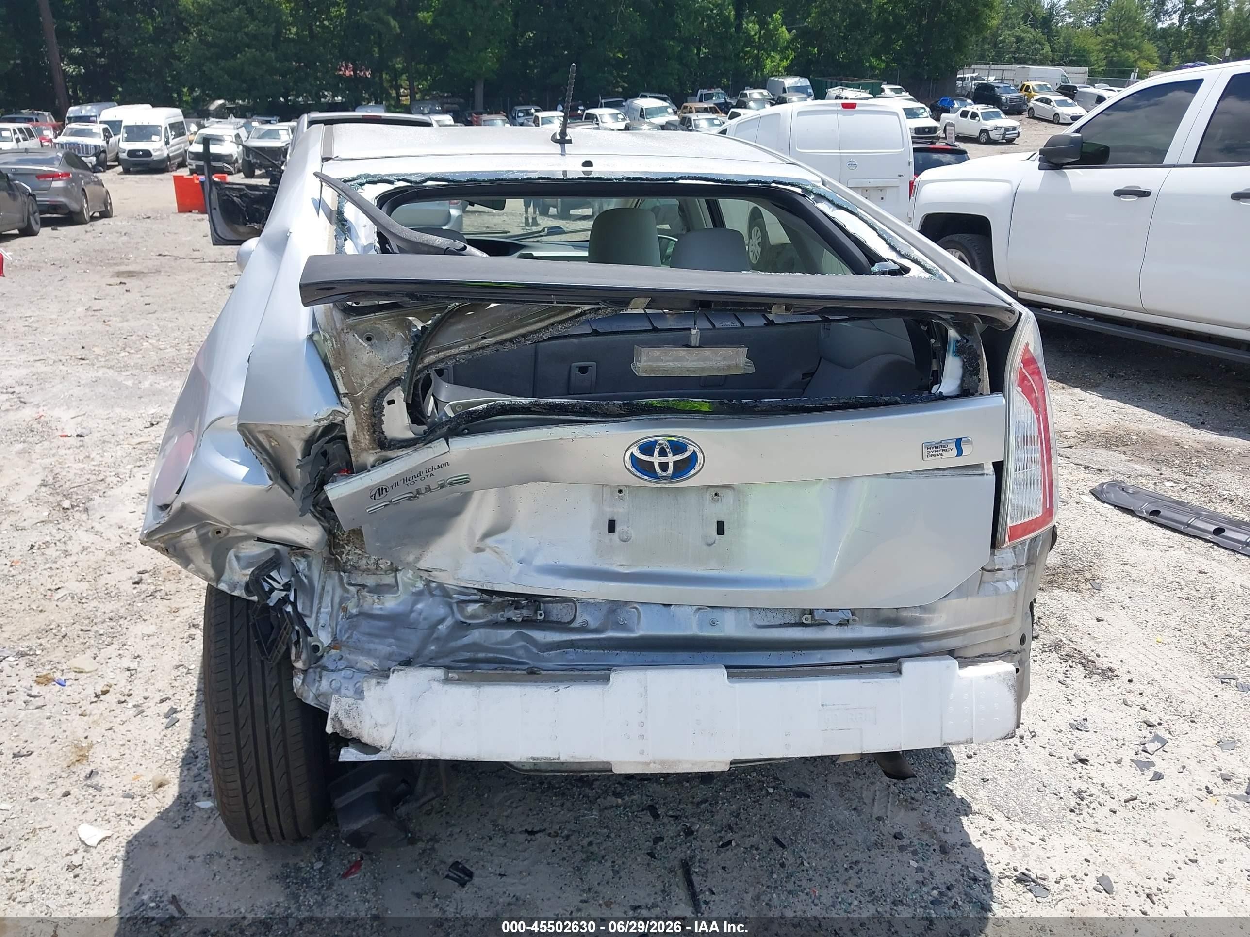2013 Toyota Prius   White vin: JTDKN3DU6D1627424
