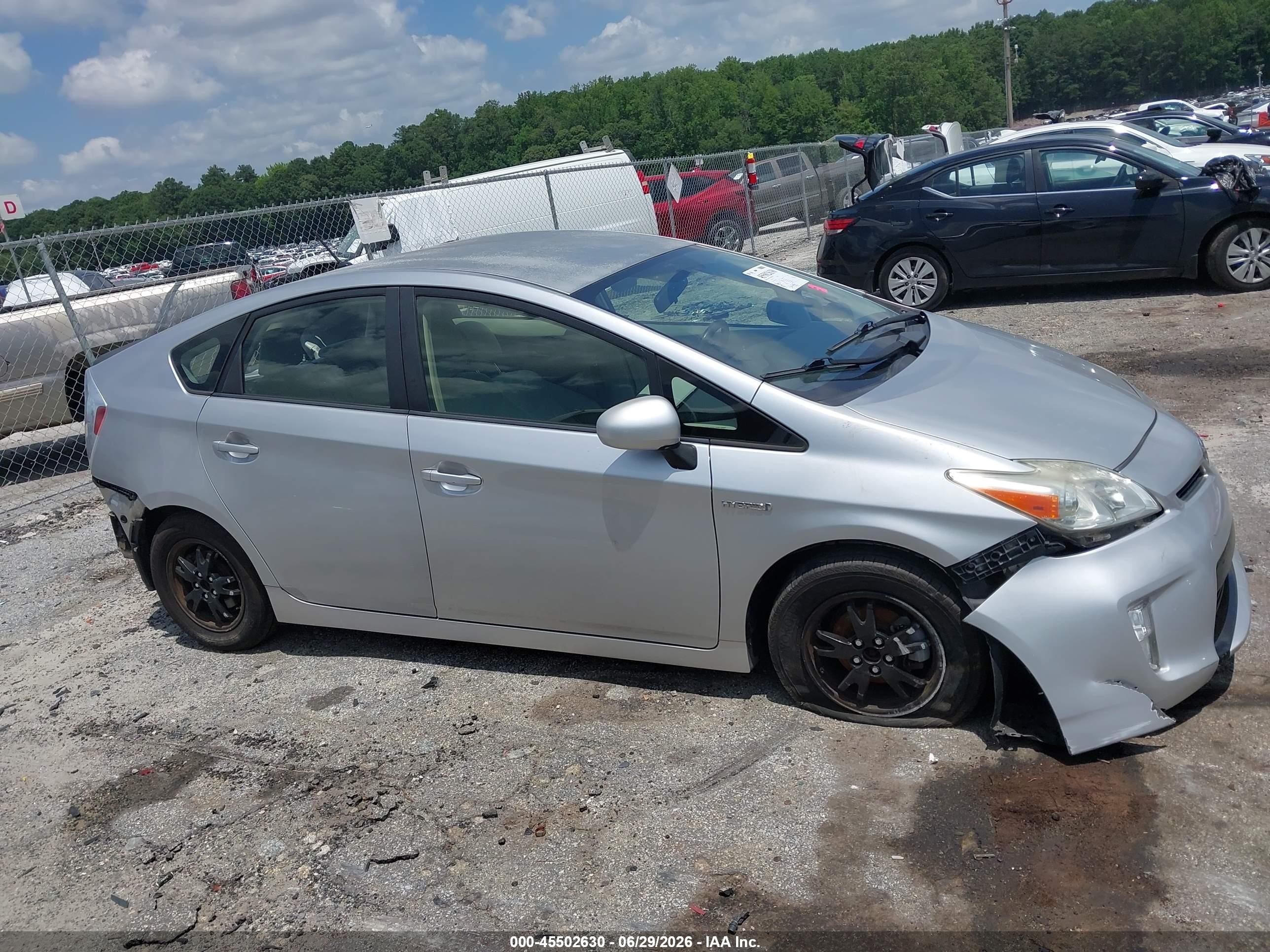 2013 Toyota Prius   White vin: JTDKN3DU6D1627424