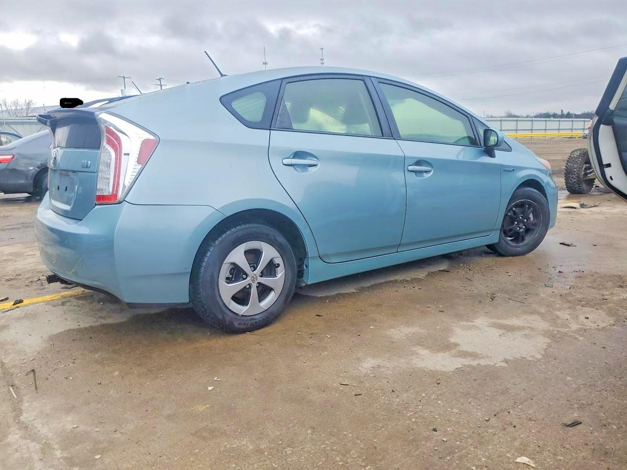 2013 Toyota Prius Two Бирюзовый vin: JTDKN3DU6D1637127