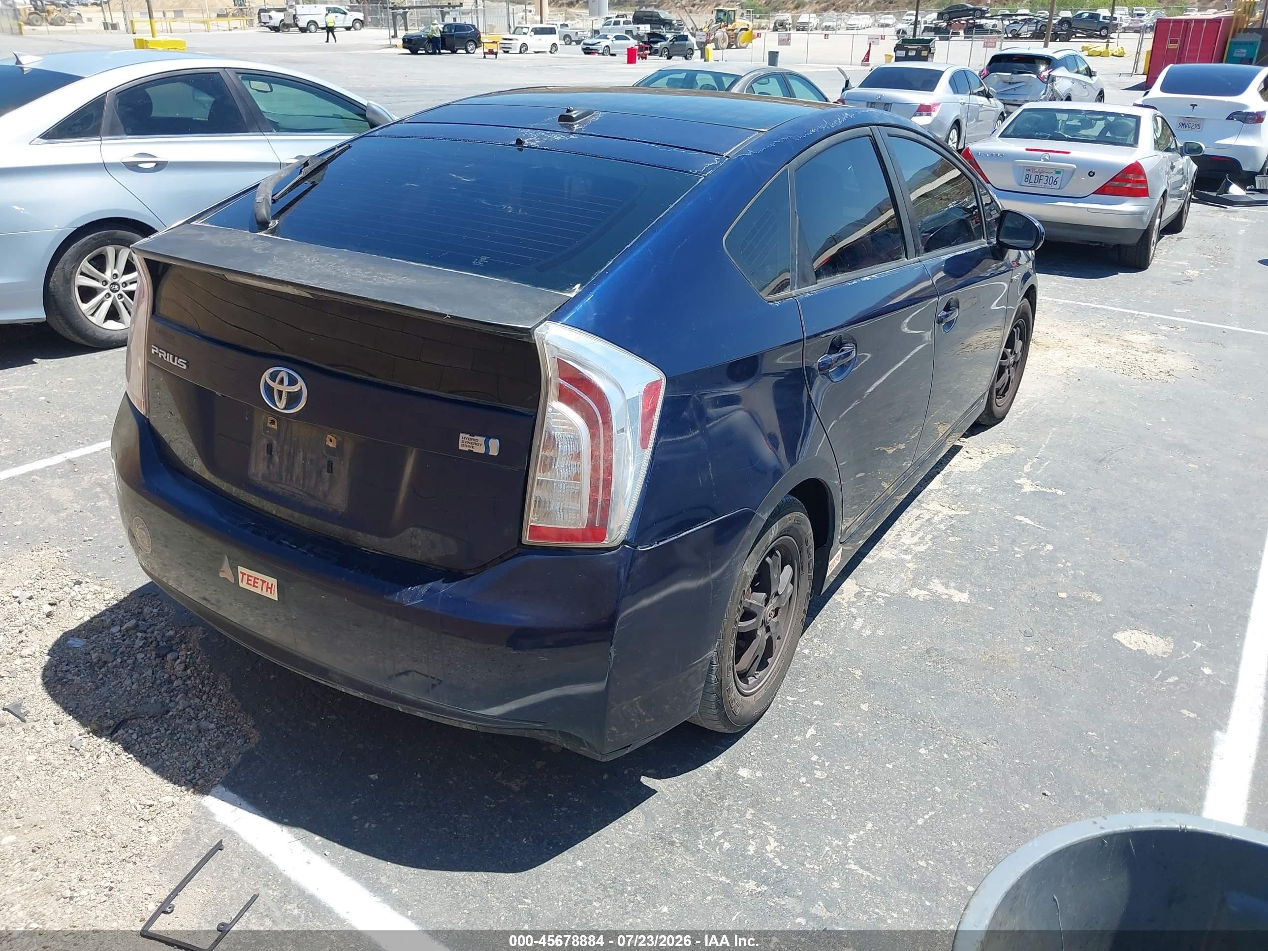 2013 Toyota Prius Three Blue vin: JTDKN3DU6D1663808