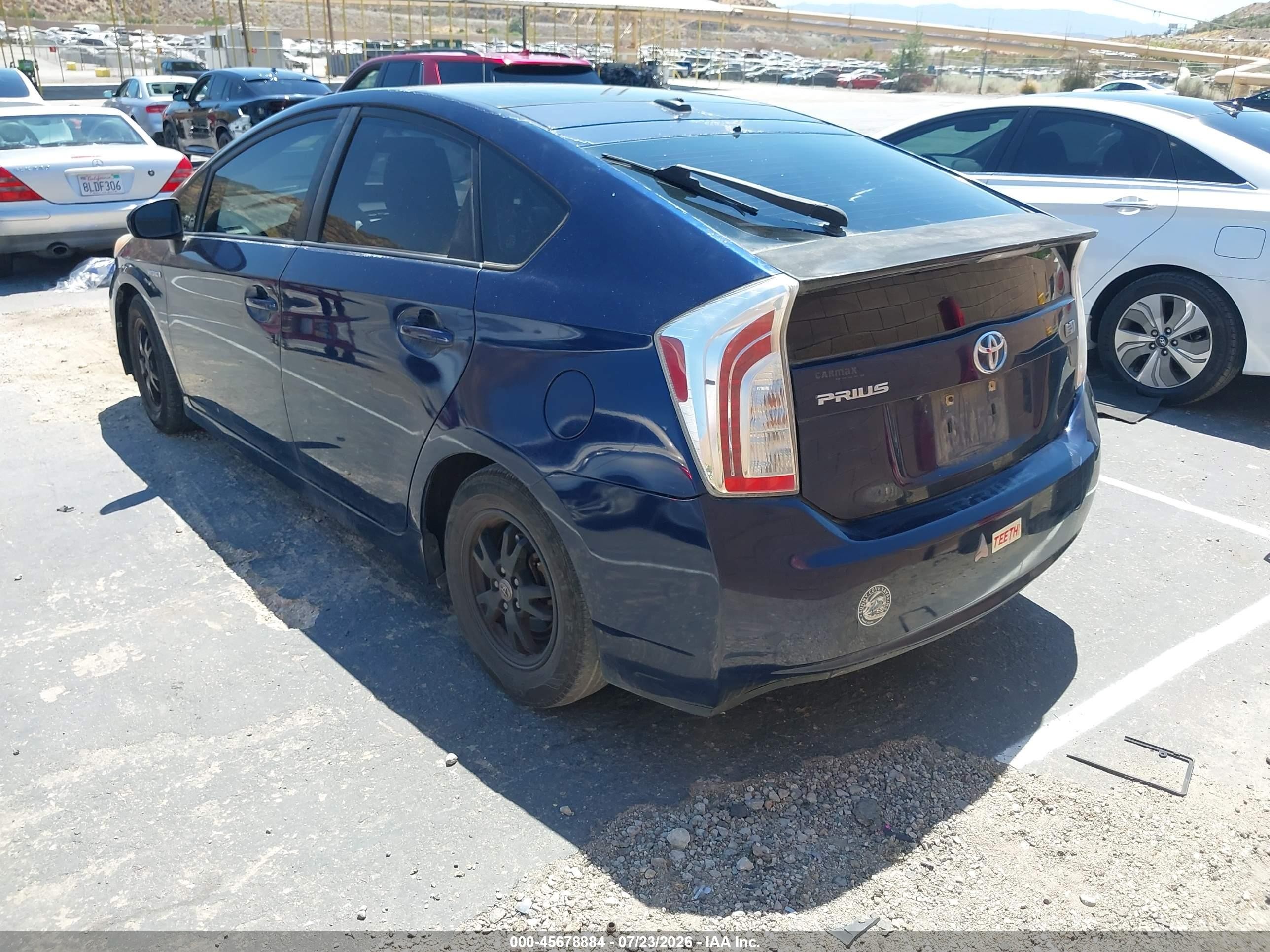 2013 Toyota Prius Three Blue vin: JTDKN3DU6D1663808