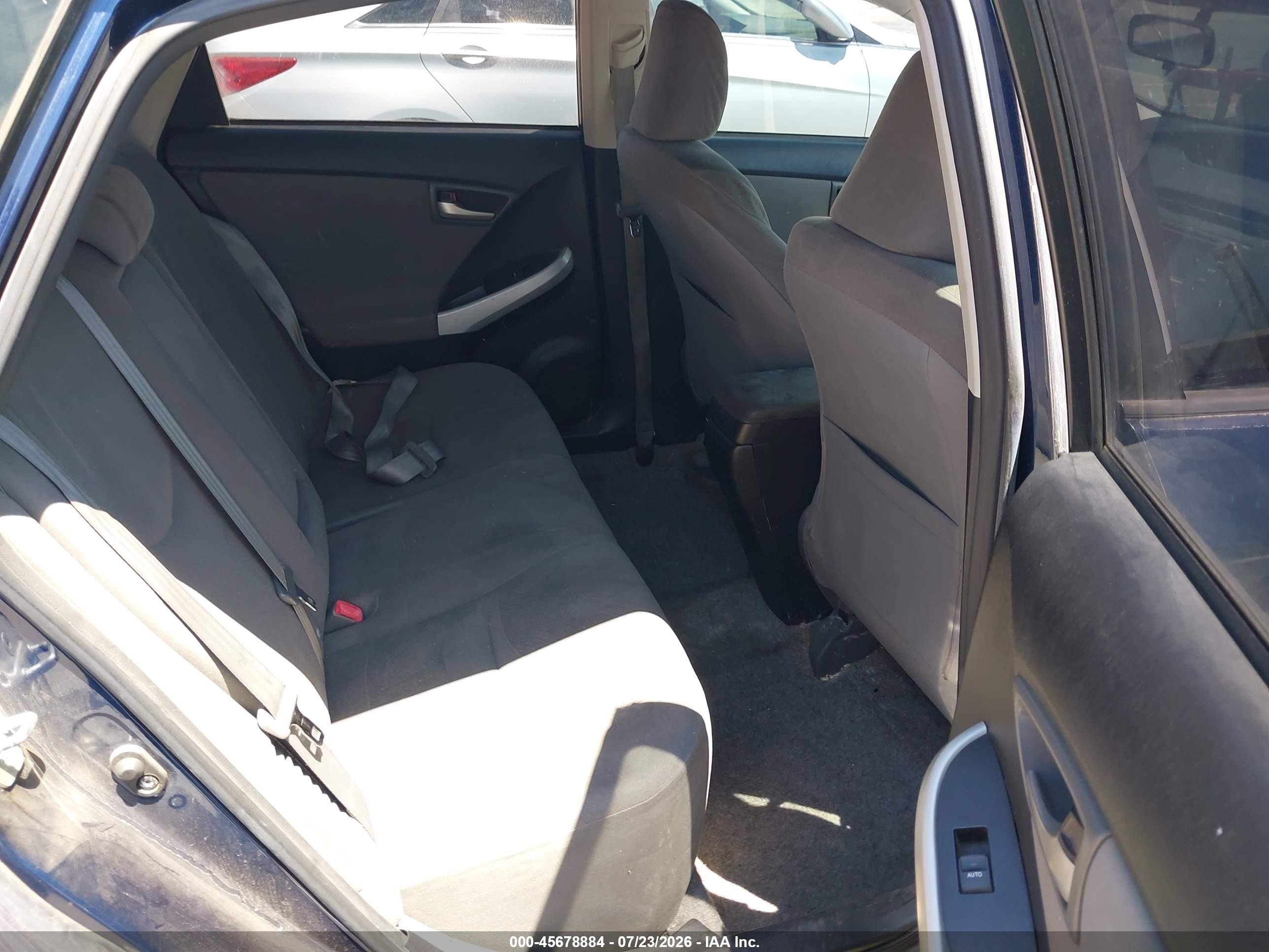 2013 Toyota Prius Three Blue vin: JTDKN3DU6D1663808