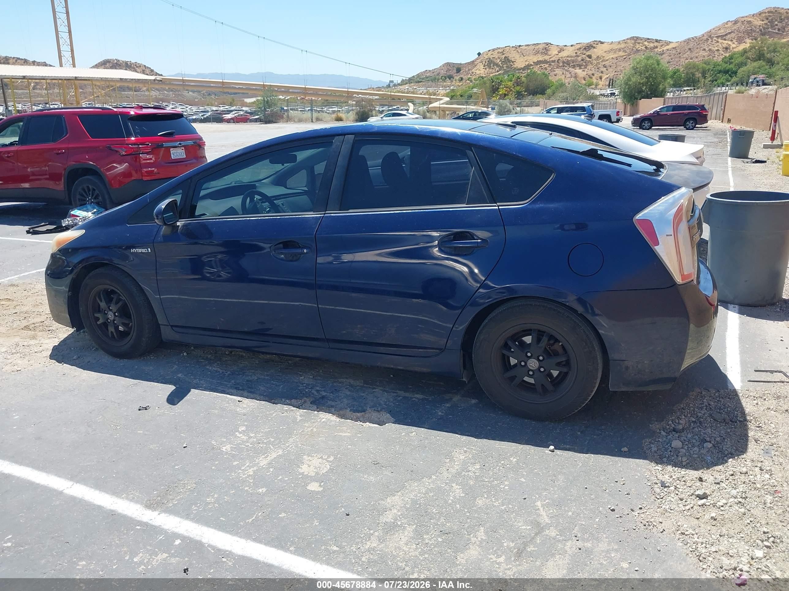 2013 Toyota Prius Three Blue vin: JTDKN3DU6D1663808