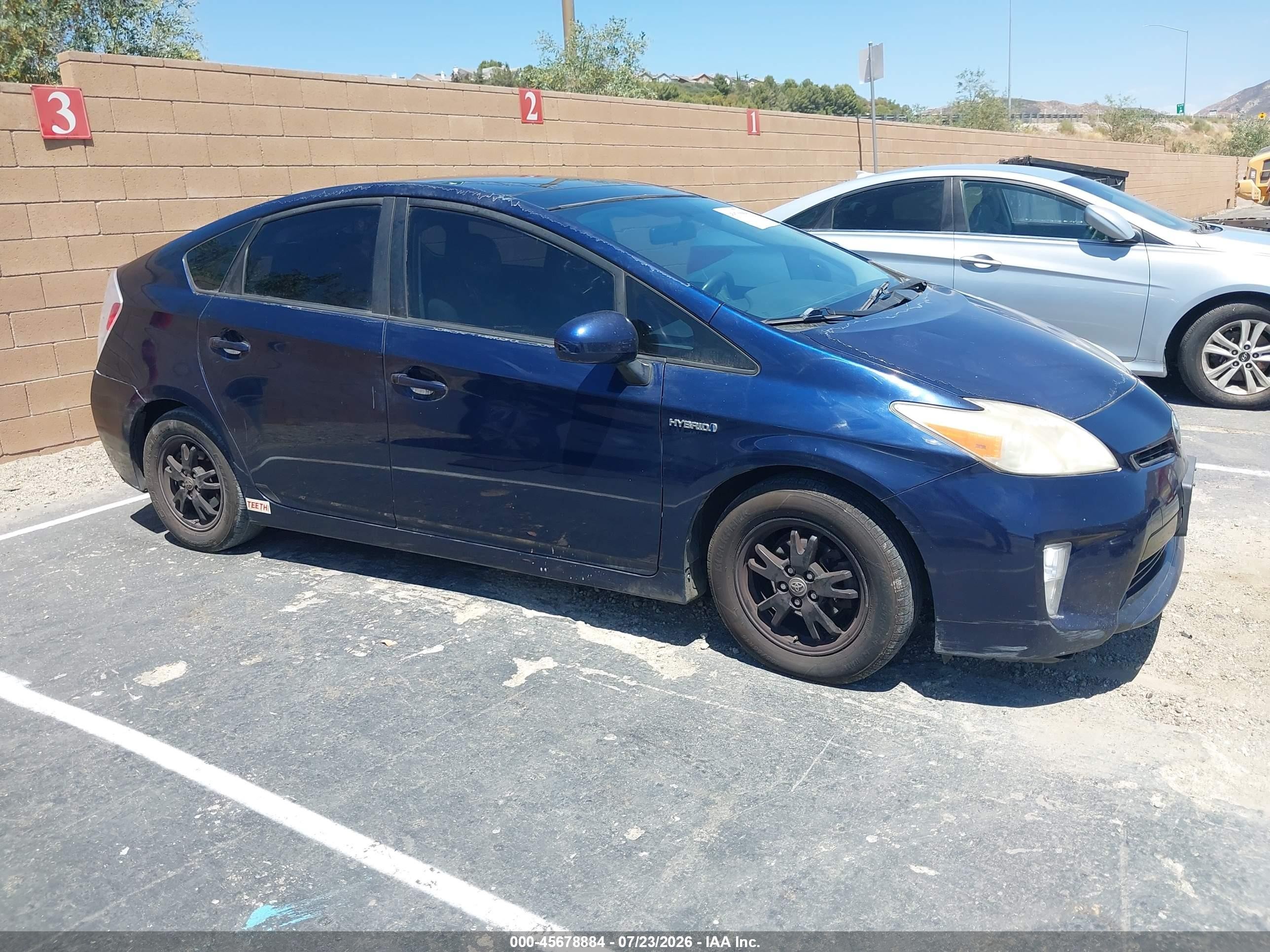 2013 Toyota Prius Three Blue vin: JTDKN3DU6D1663808