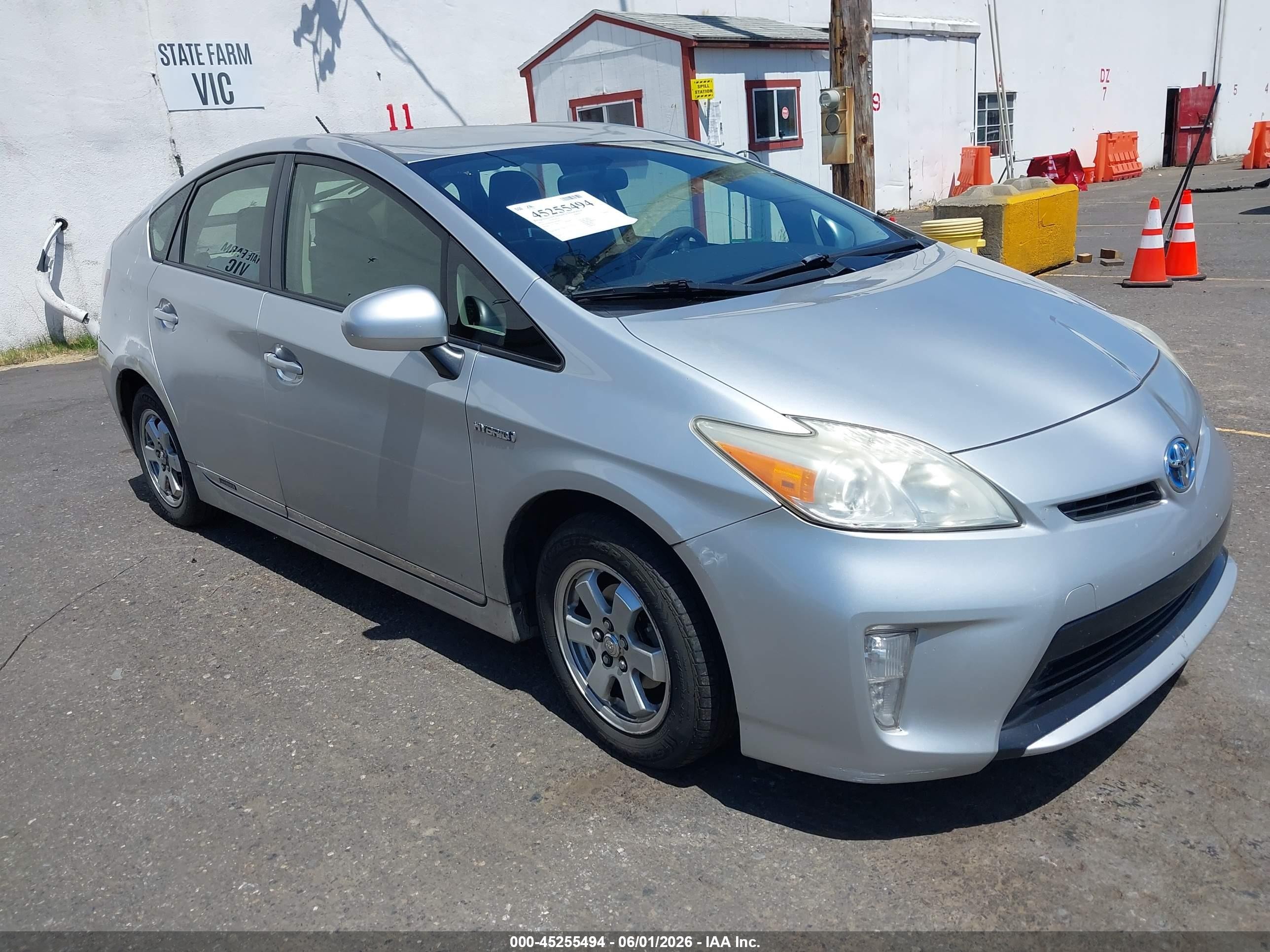 2013 Toyota Prius Two Silver vin: JTDKN3DU6D1681533
