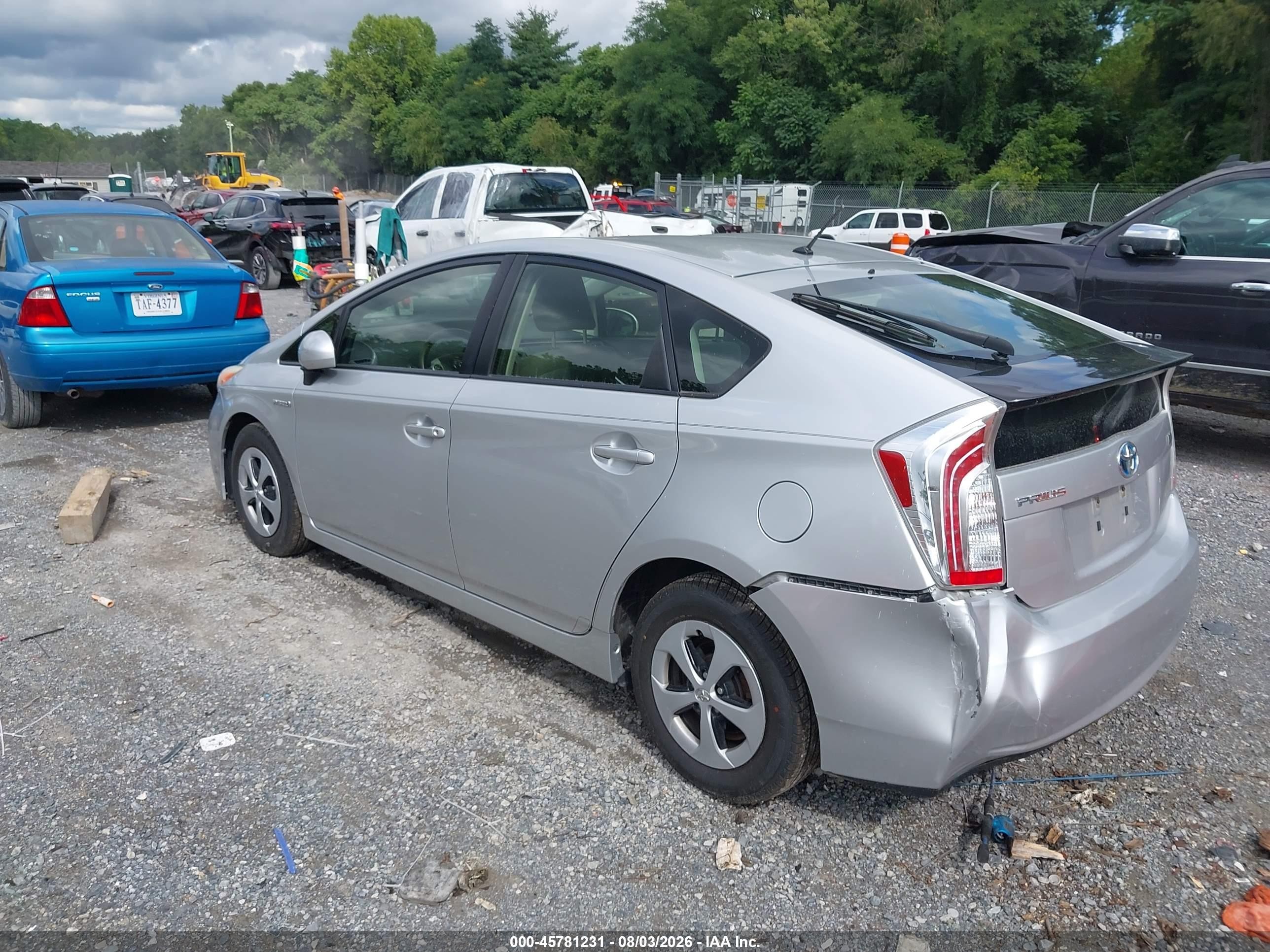 2013 Toyota Prius Two Серебряный vin: JTDKN3DU6D1683959
