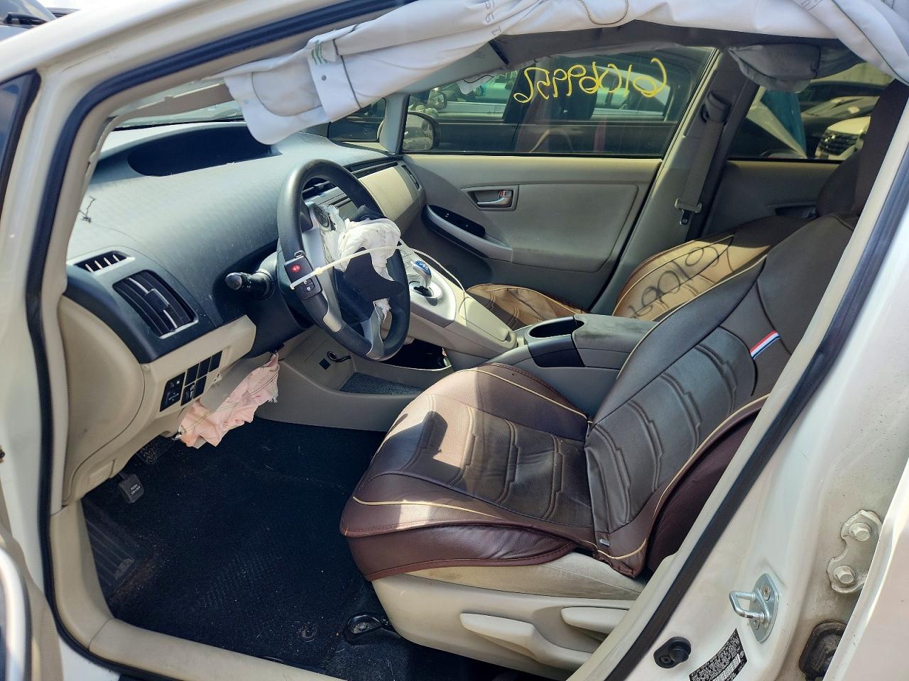 2013 Toyota Prius Two White vin: JTDKN3DU6D1686439