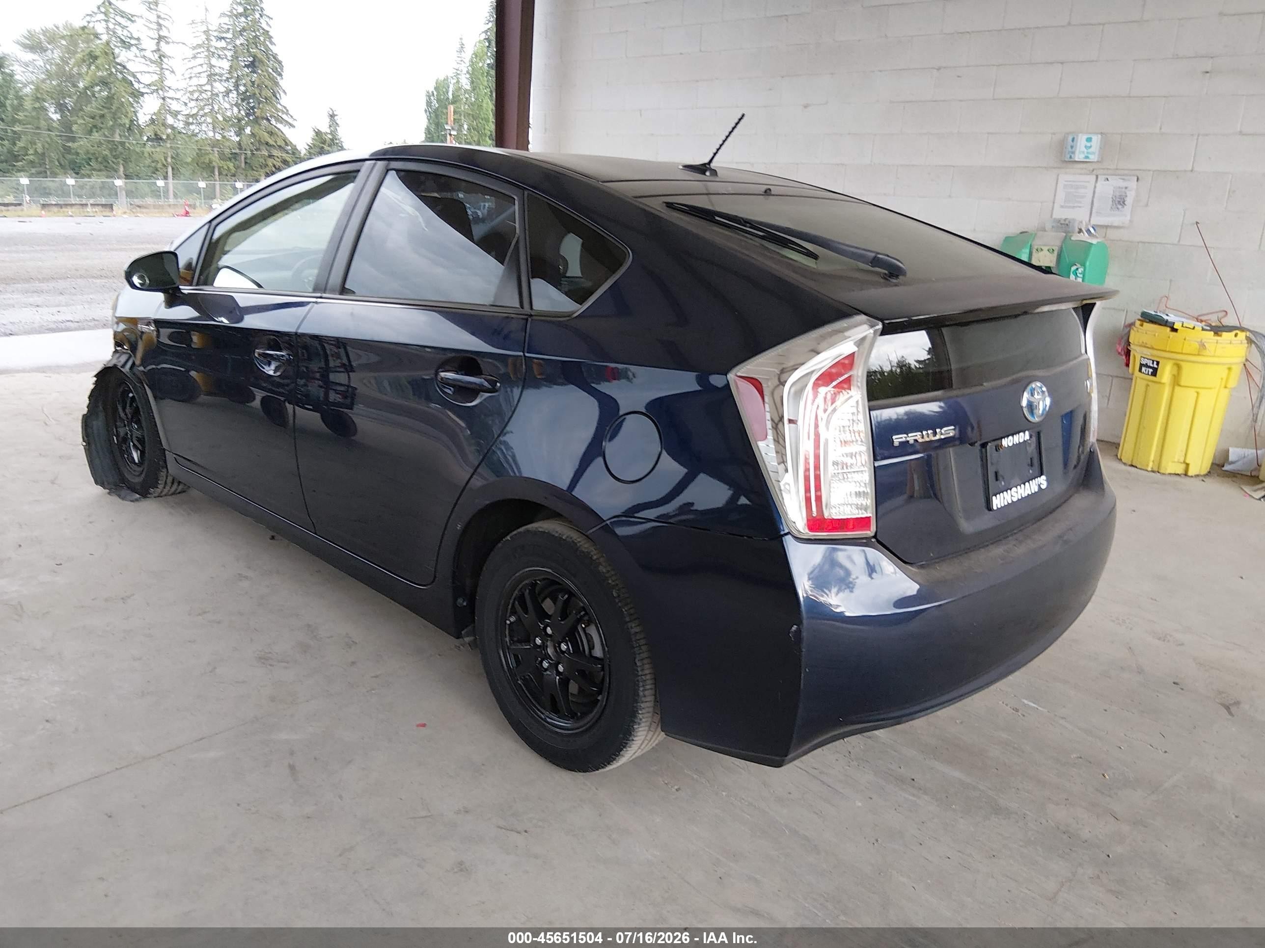 2013 Toyota Prius Three Blue vin: JTDKN3DU6D1716636