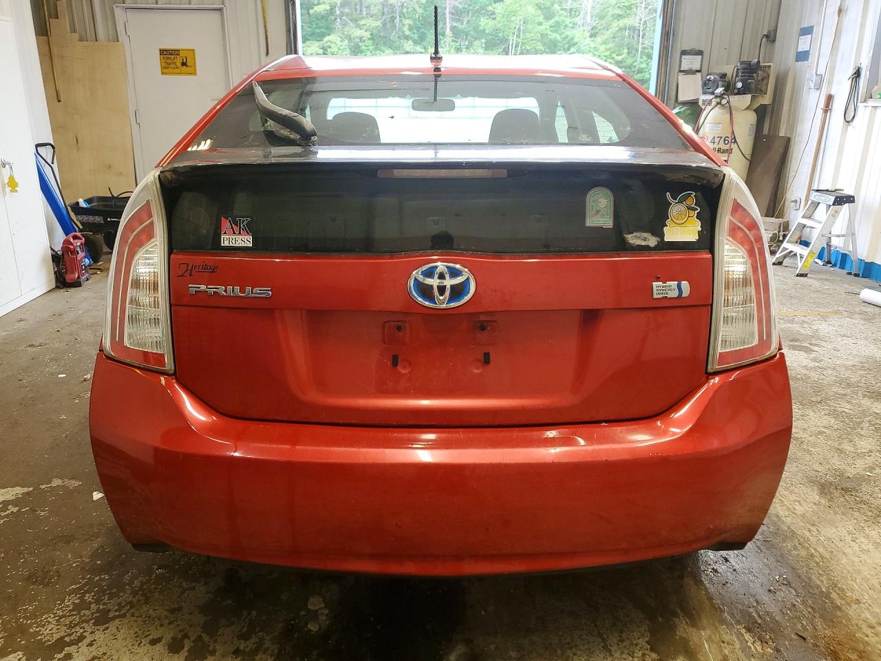 2013 Toyota Prius Two Red vin: JTDKN3DU6D1718595