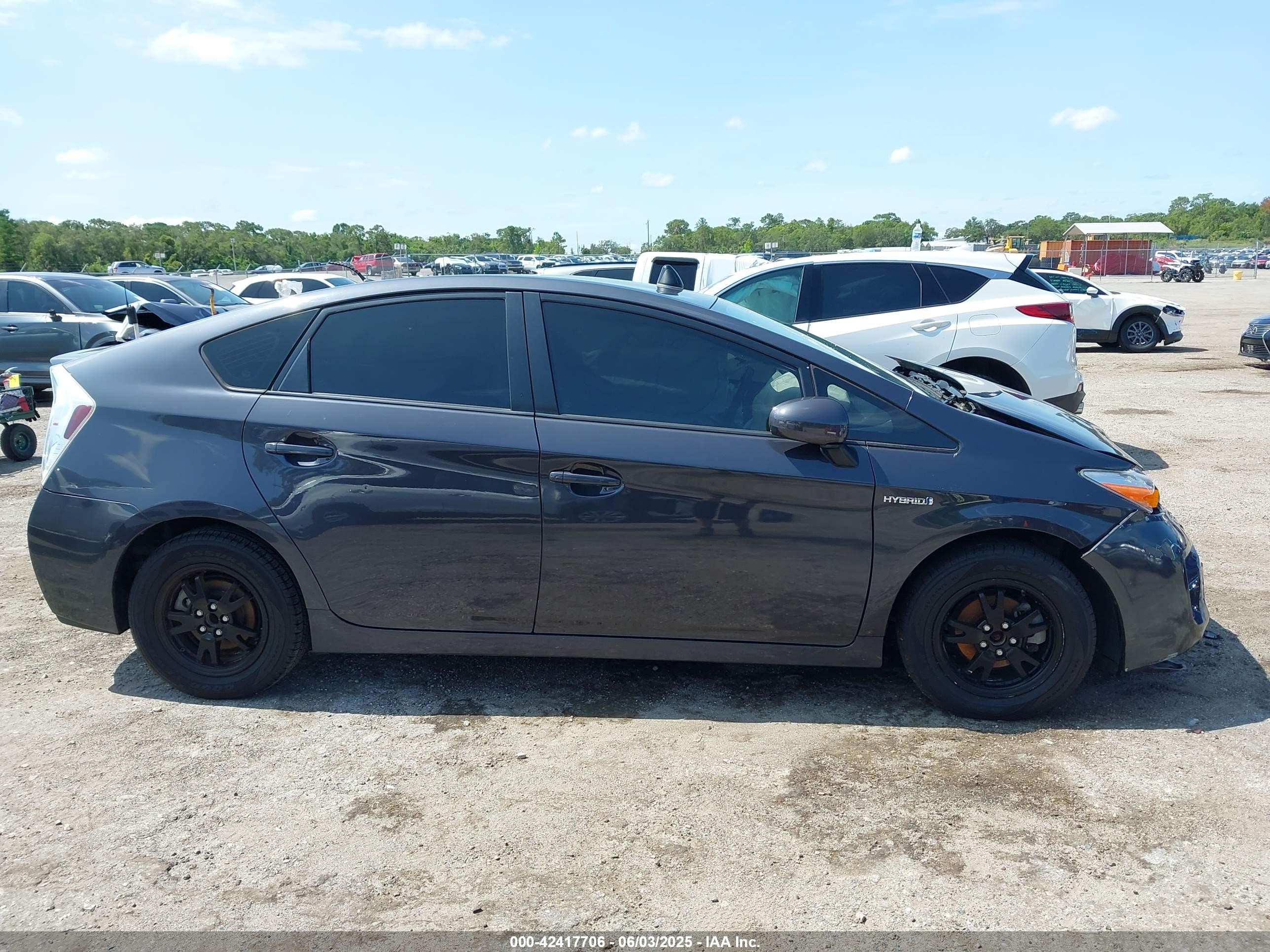 2013 Toyota Prius Two Gray vin: JTDKN3DU6D1719651