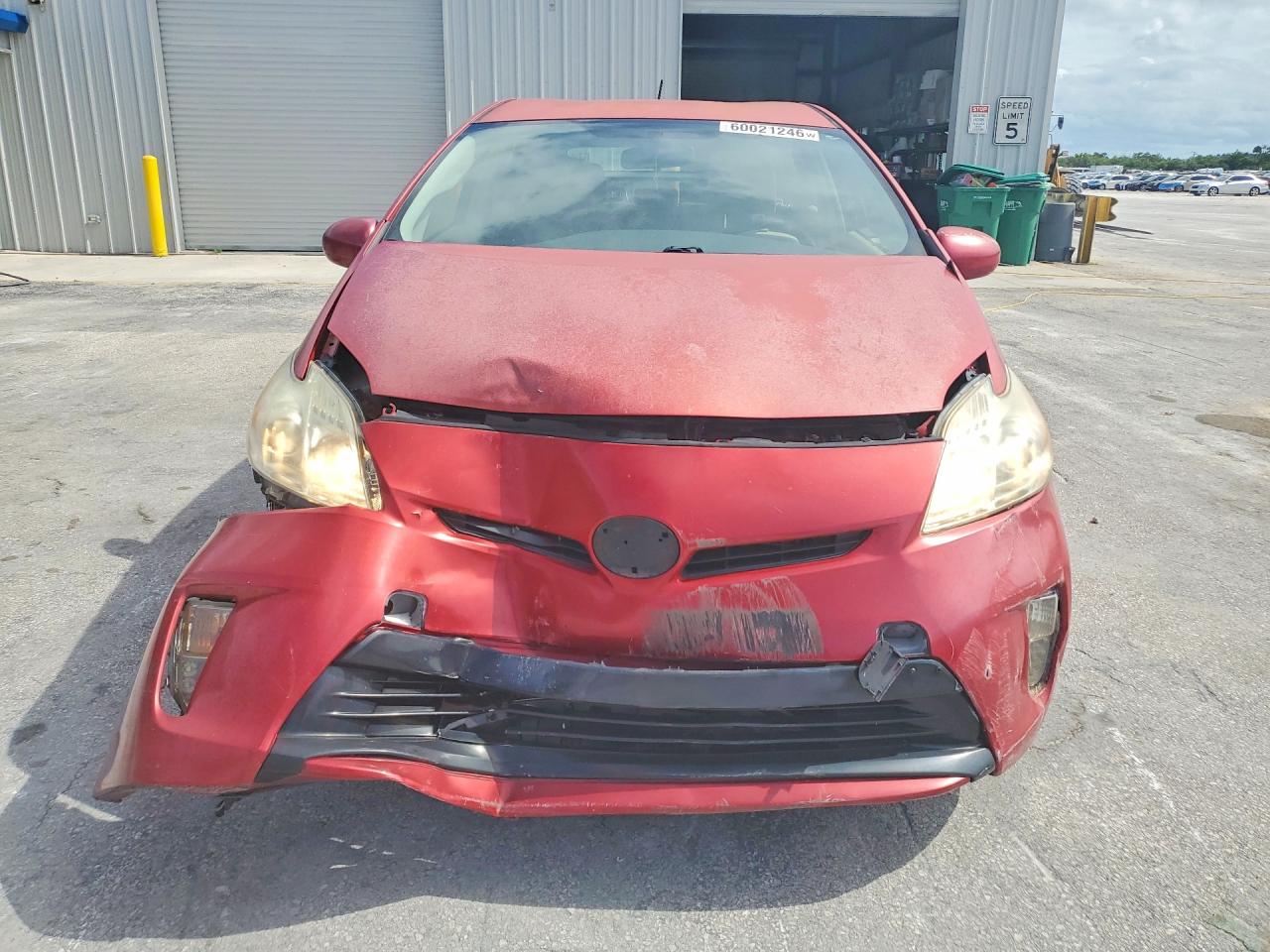 2013 Toyota Prius Two Красный vin: JTDKN3DU6D1726292