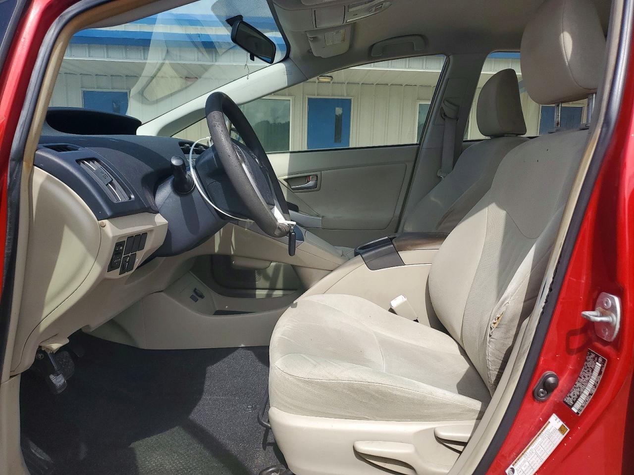 2013 Toyota Prius Two Красный vin: JTDKN3DU6D1726292