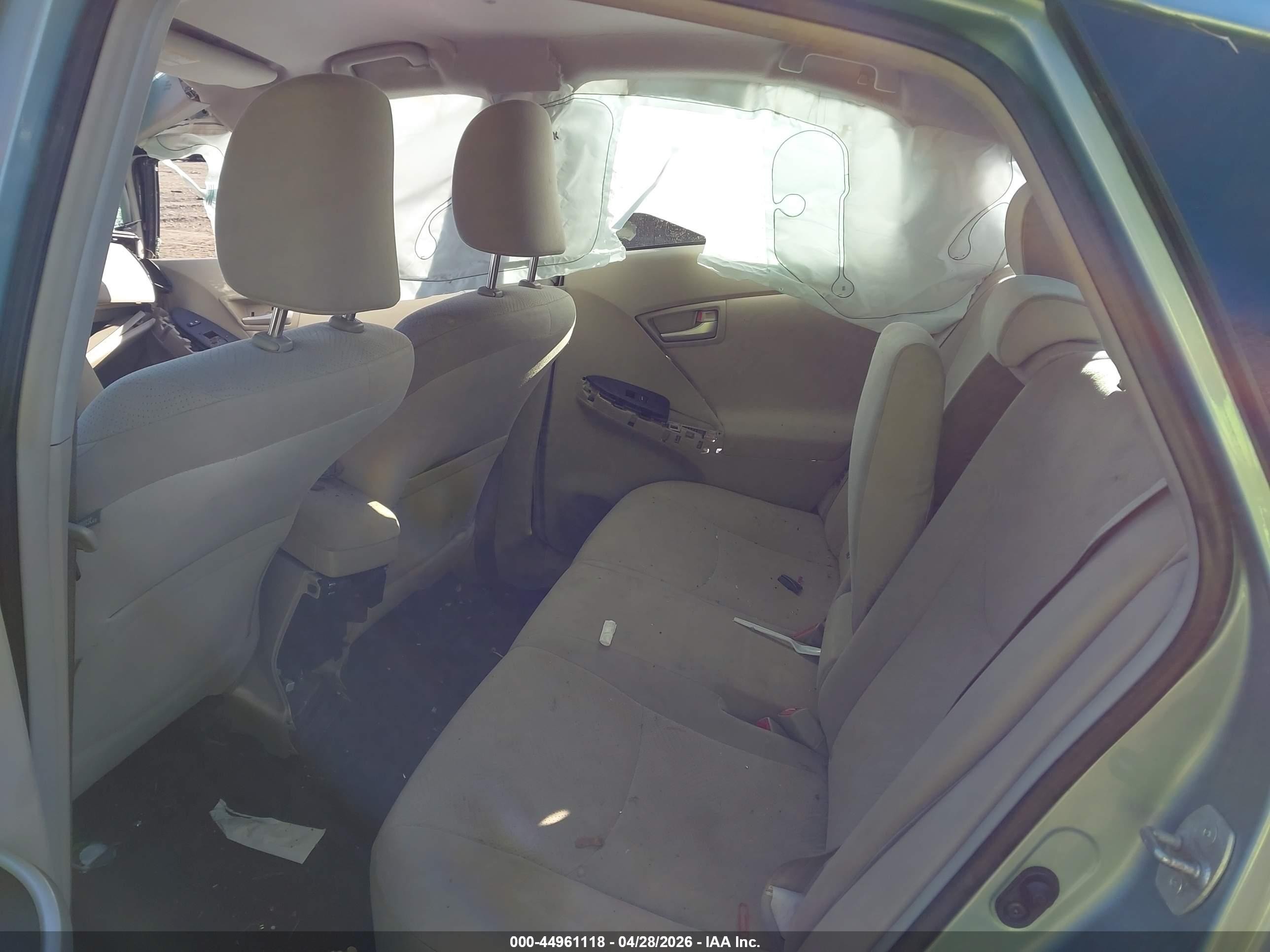 2013 Toyota Prius Two Зеленый vin: JTDKN3DU6D1728656