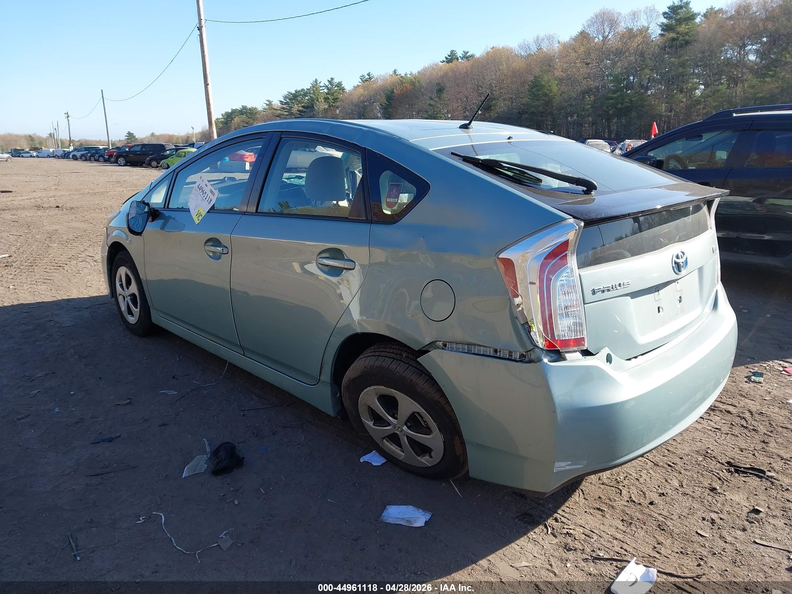 2013 Toyota Prius Two Зеленый vin: JTDKN3DU6D1728656