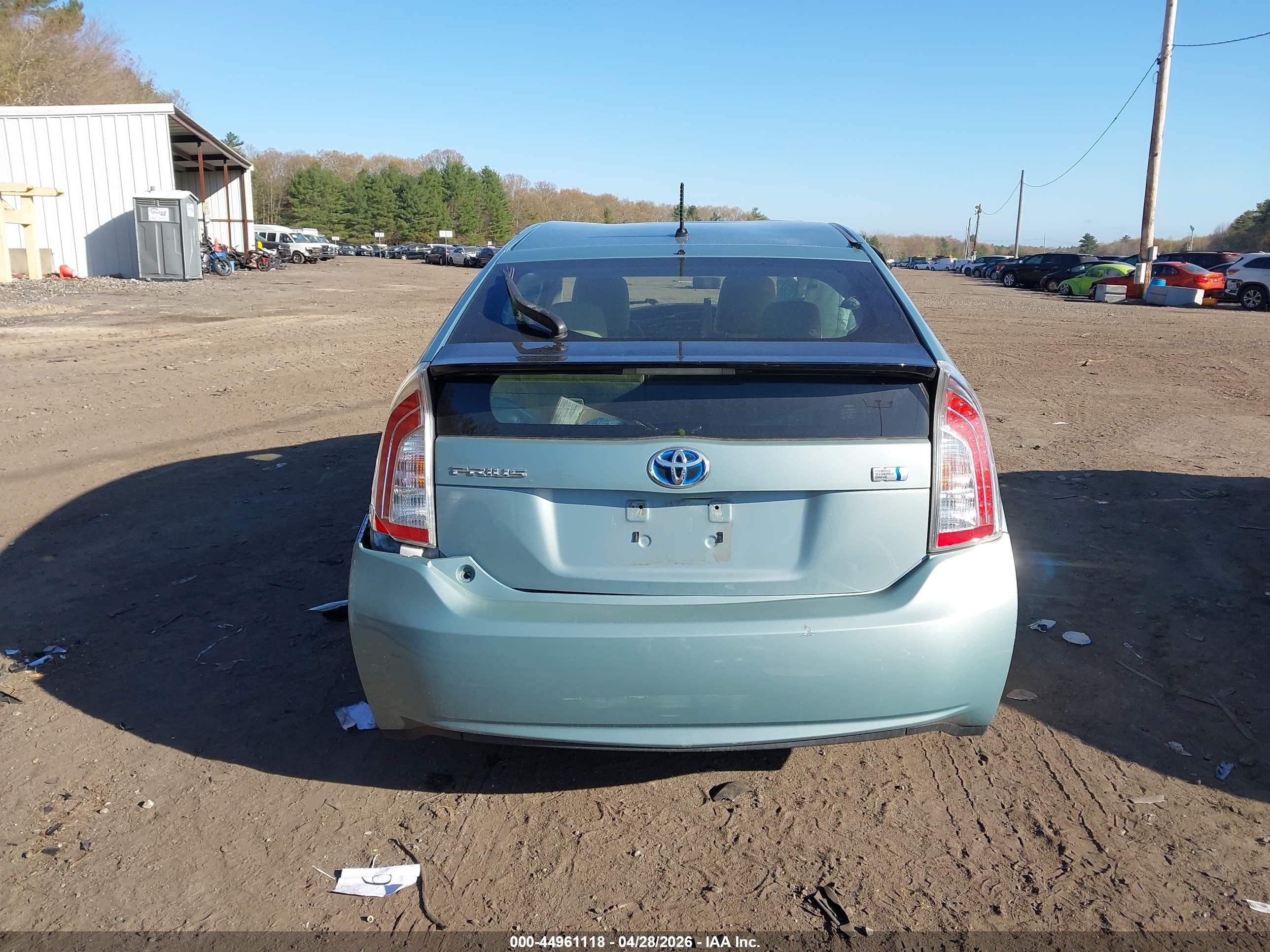 2013 Toyota Prius Two Зеленый vin: JTDKN3DU6D1728656