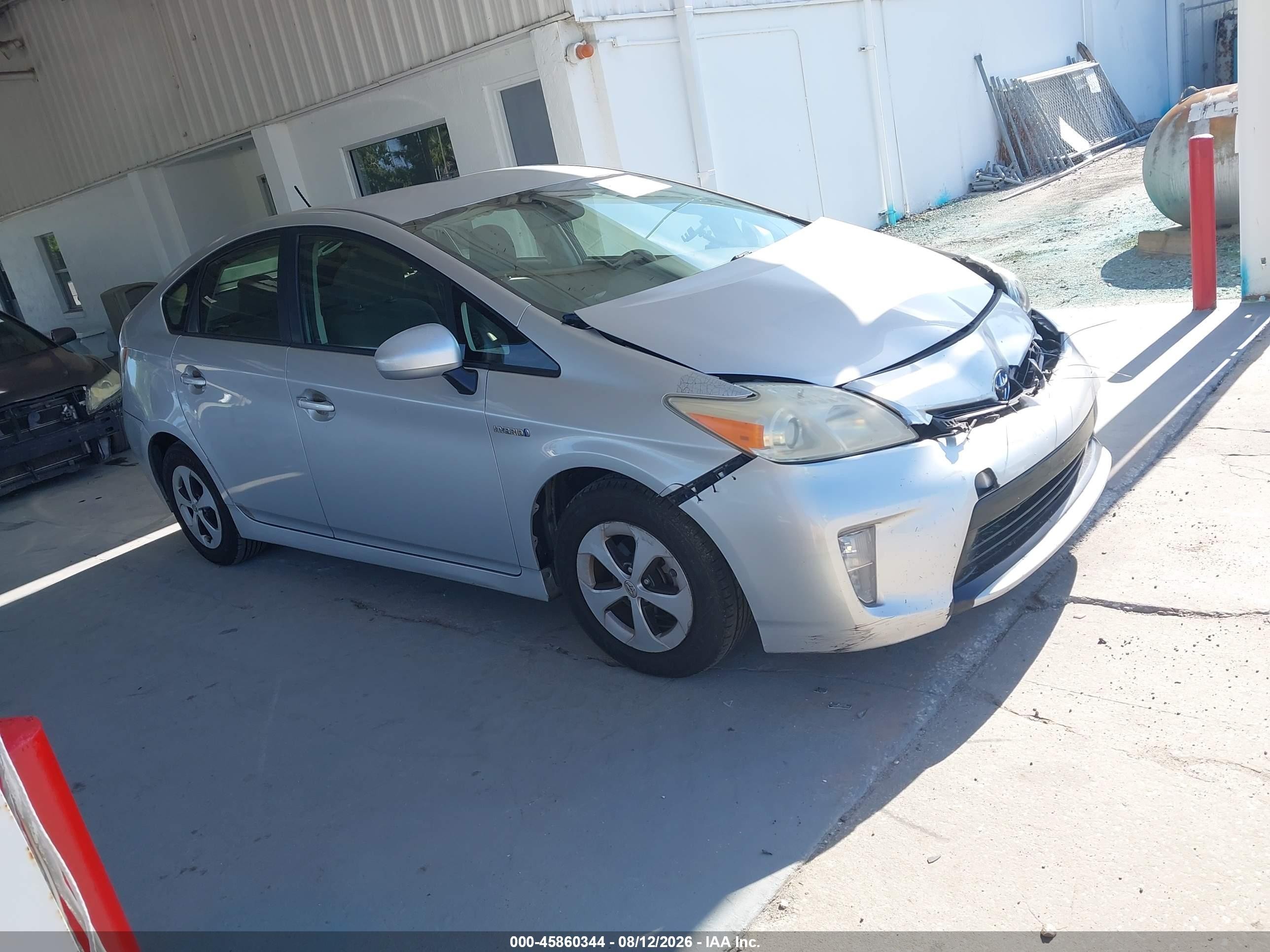 2013 Toyota Prius Three Silver vin: JTDKN3DU6D5598564