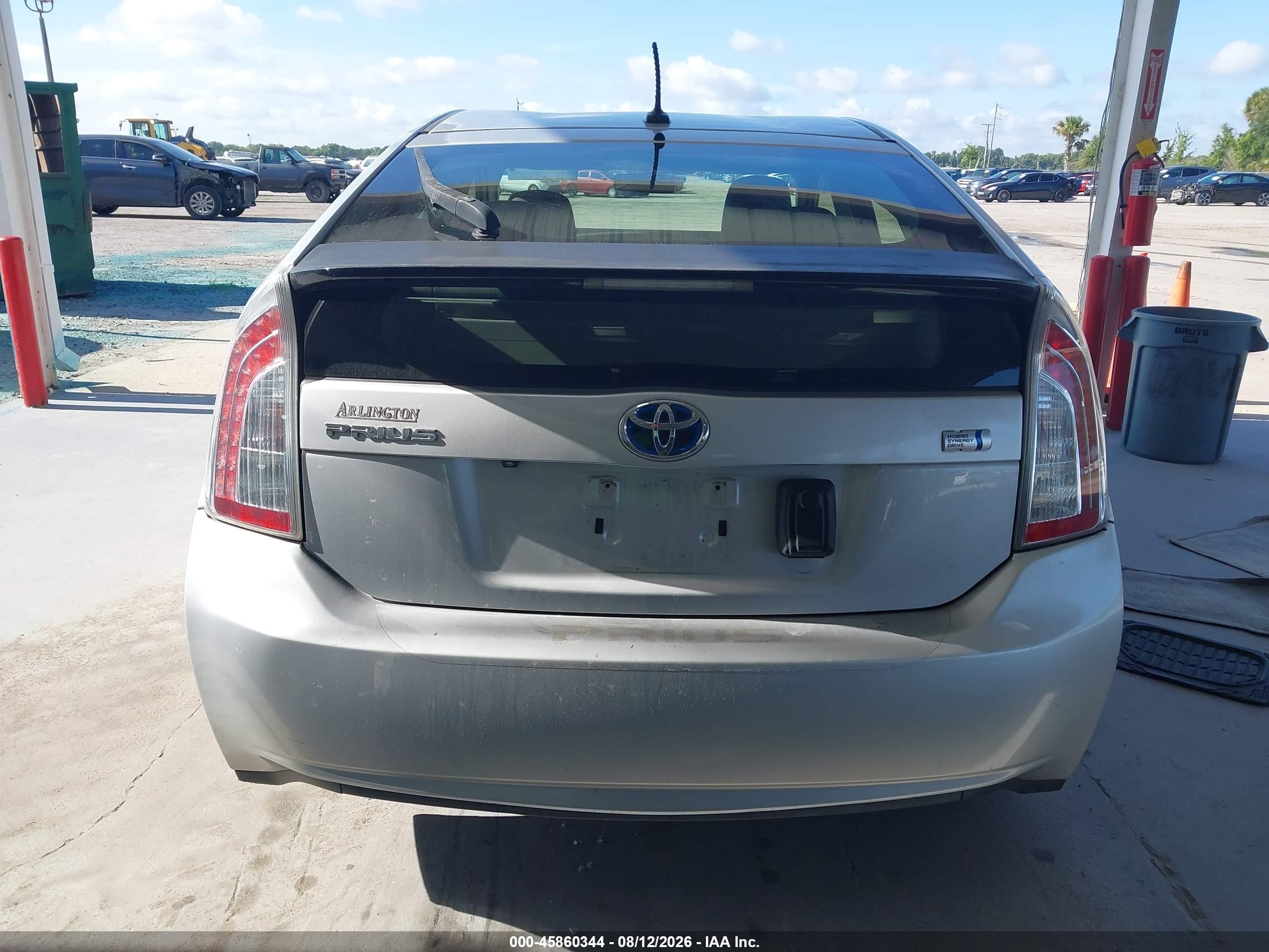 2013 Toyota Prius Three Silver vin: JTDKN3DU6D5598564