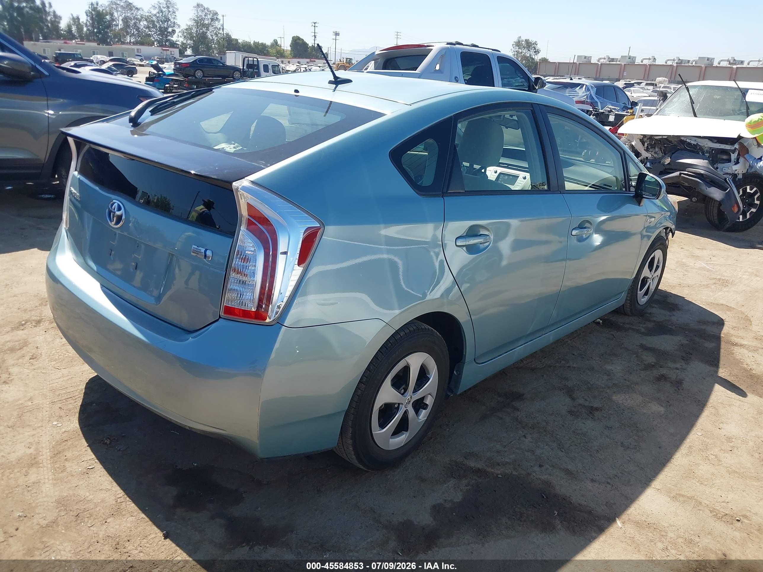 2013 Toyota Prius Three Green vin: JTDKN3DU6D5608316